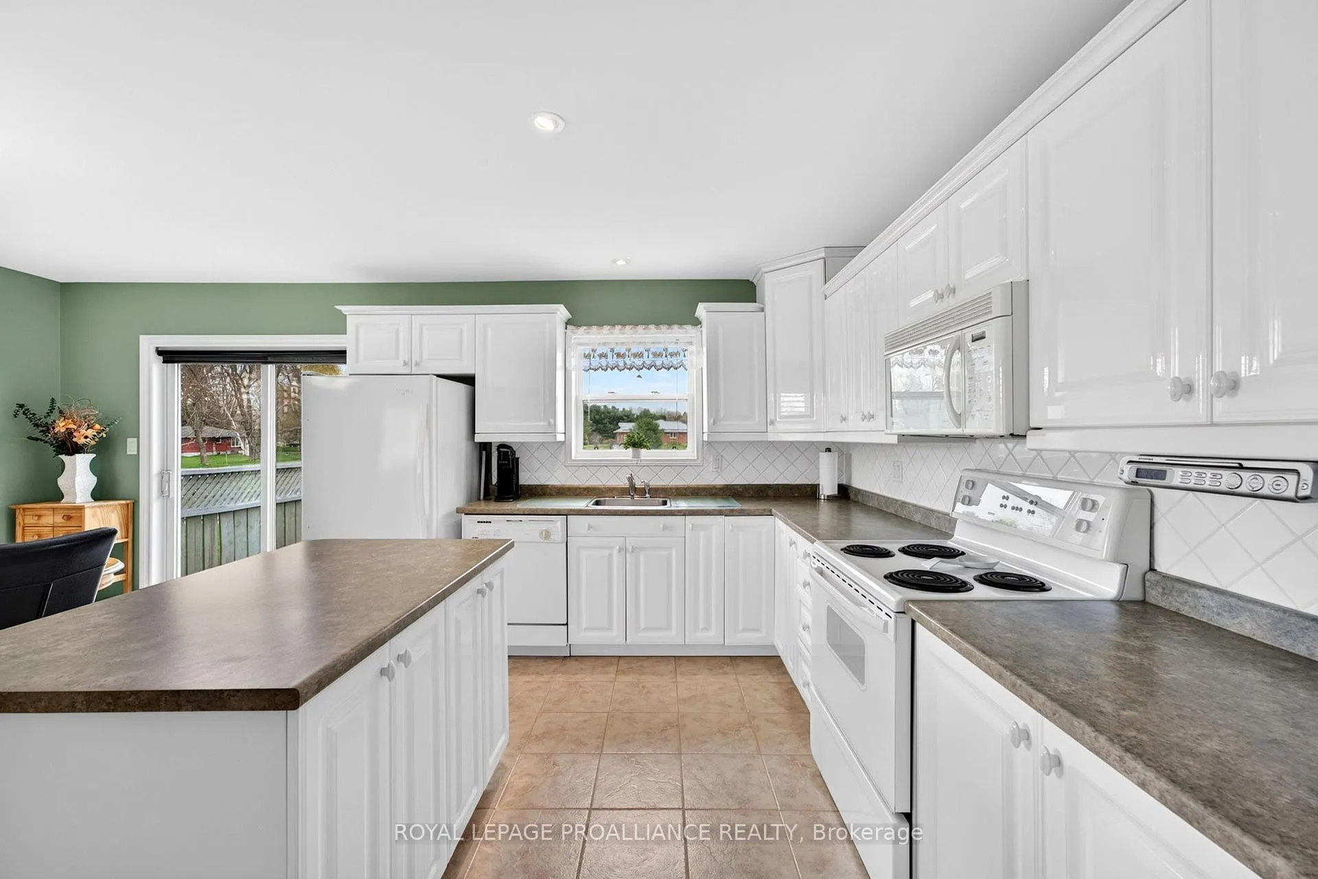 Photo 12 of 75 Homan Road, Belleville, Thurlow Ward — HOMEH