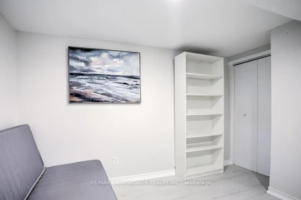 Photo 16 of 66 Bayhampton Crescent, Vaughan, Brownridge — HOMEH