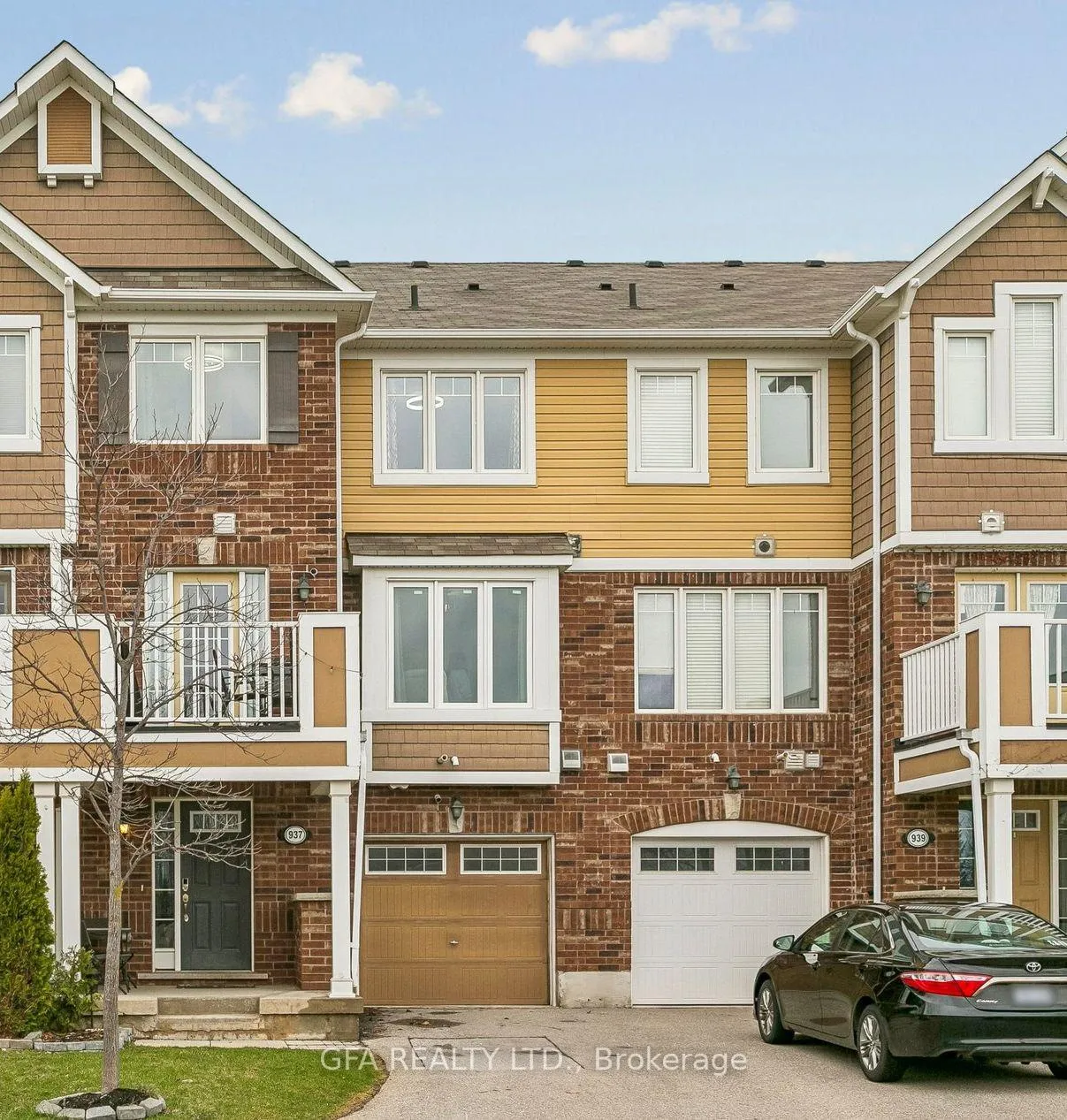 Photo 2 of 937 Nadalin Heights, Milton, Willmott — HOMEH
