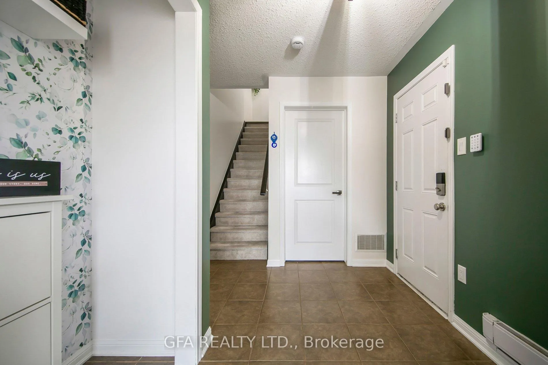 Photo 4 of 937 Nadalin Heights, Milton, Willmott — HOMEH