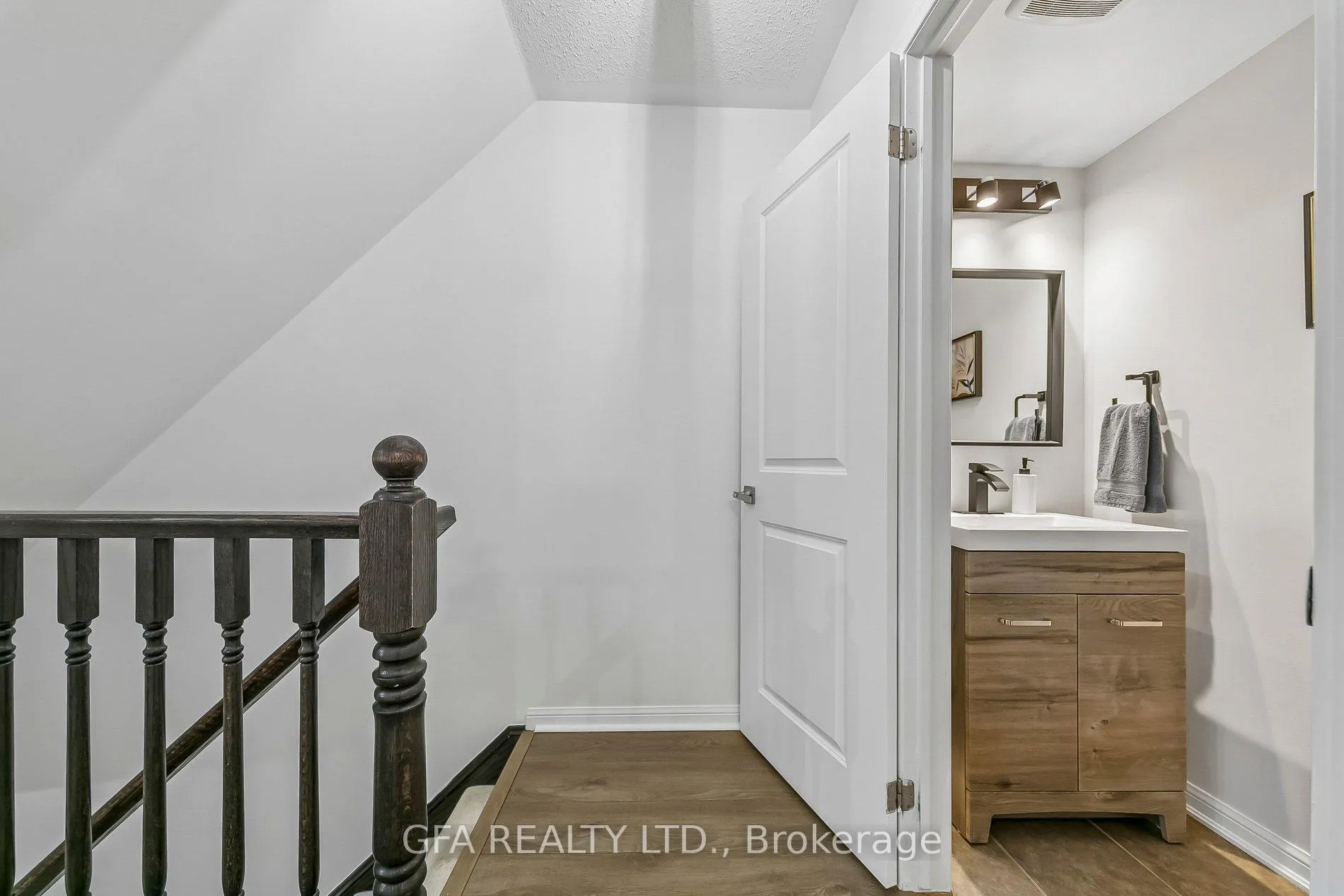 Photo 7 of 937 Nadalin Heights, Milton, Willmott — HOMEH