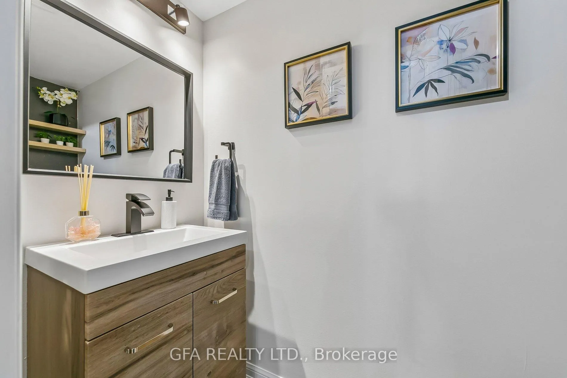 Photo 8 of 937 Nadalin Heights, Milton, Willmott — HOMEH