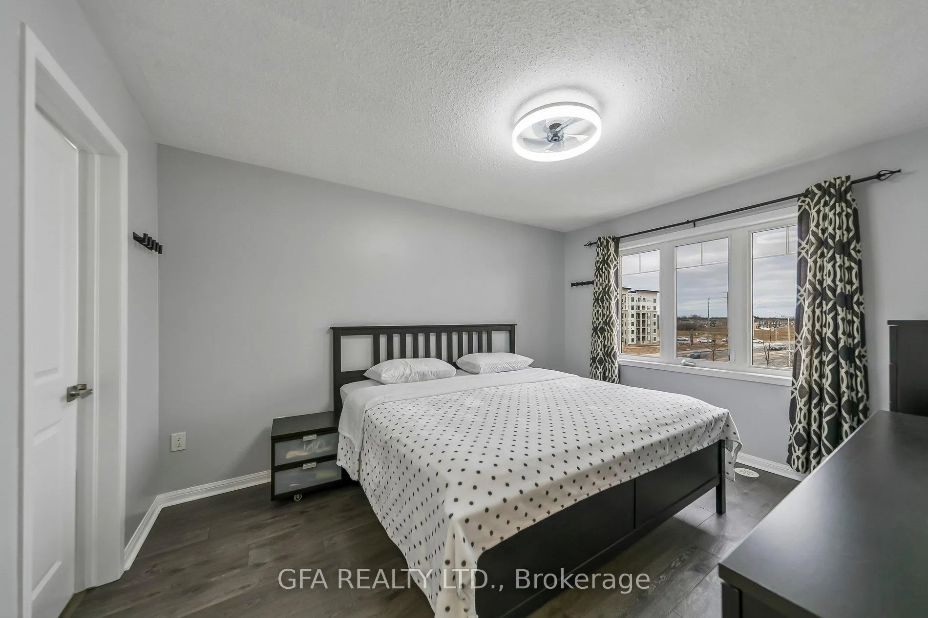 Photo 24 of 937 Nadalin Heights, Milton, Willmott — HOMEH