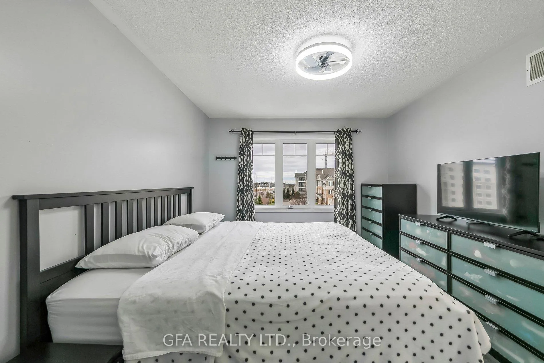 Photo 26 of 937 Nadalin Heights, Milton, Willmott — HOMEH