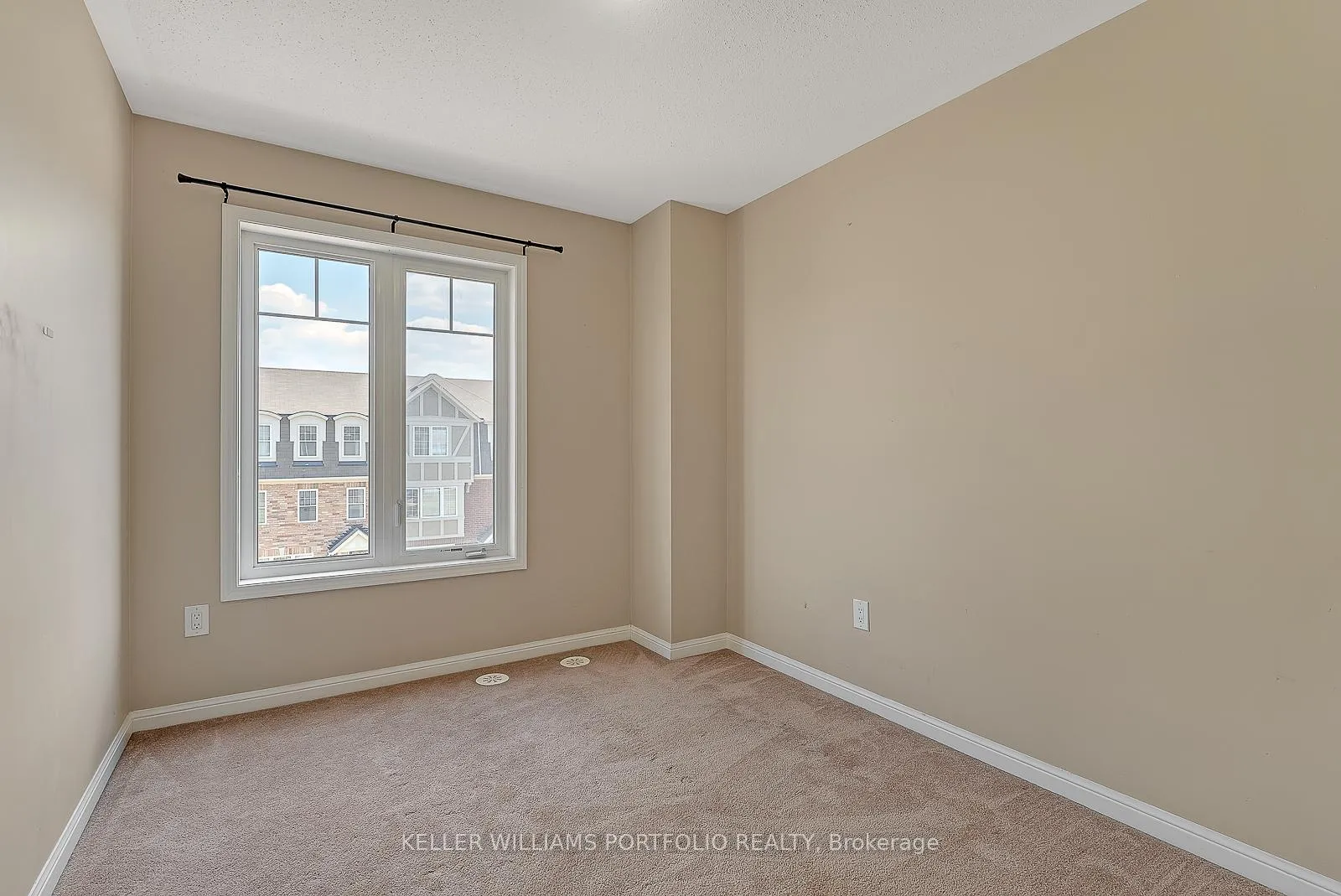 Photo 18 of 32 Affleck Road, Brampton, Northwest Brampton — HOMEH