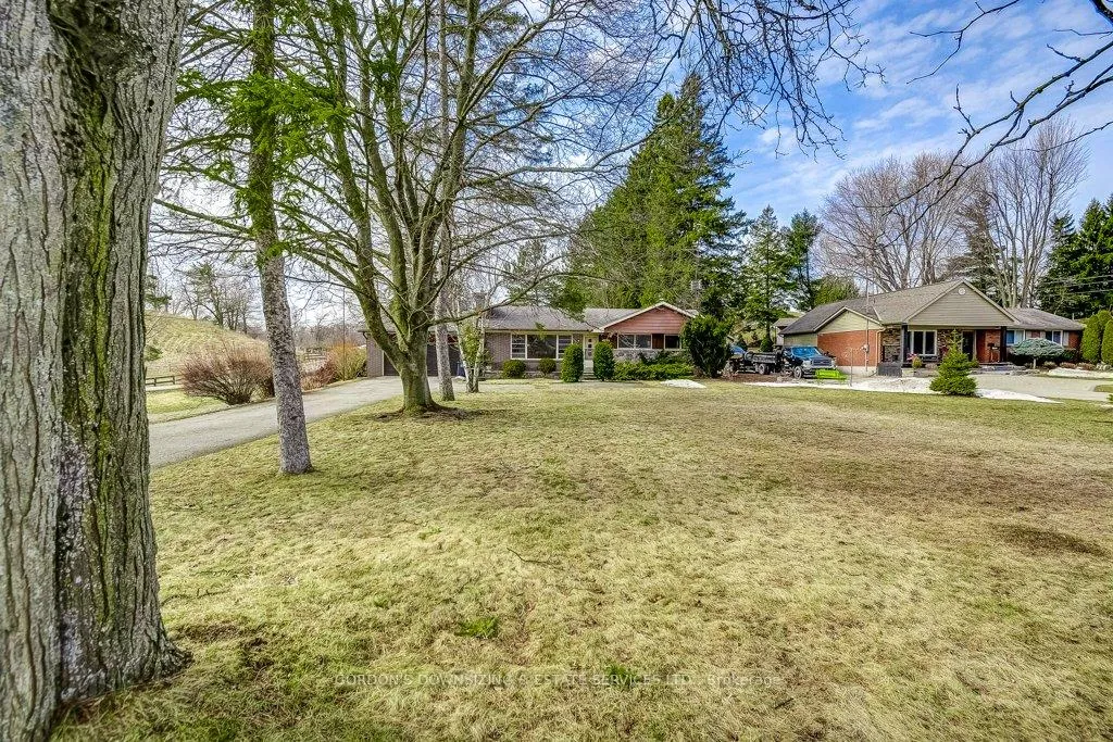 Photo 2 of 130 Confederation Street, Halton Hills, Glen Williams — HOMEH
