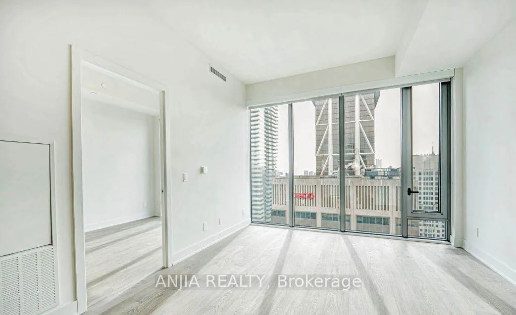 Photo 4 of Unit 4705, 8 Cumberland Street, Toronto, The Annex — HOMEH