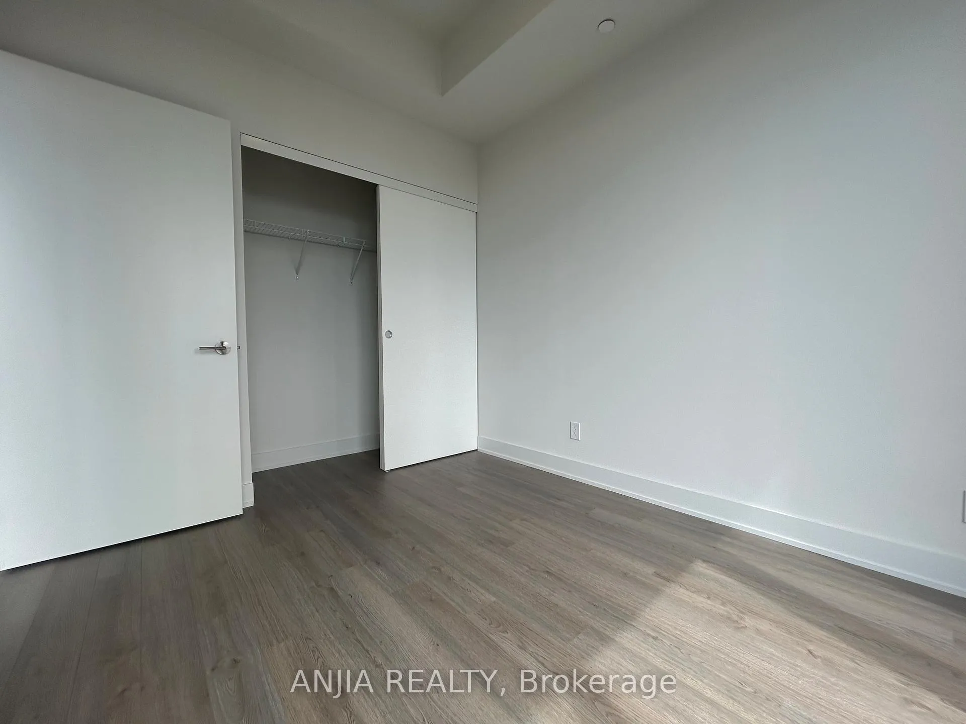 Photo 6 of Unit 4705, 8 Cumberland Street, Toronto, The Annex — HOMEH