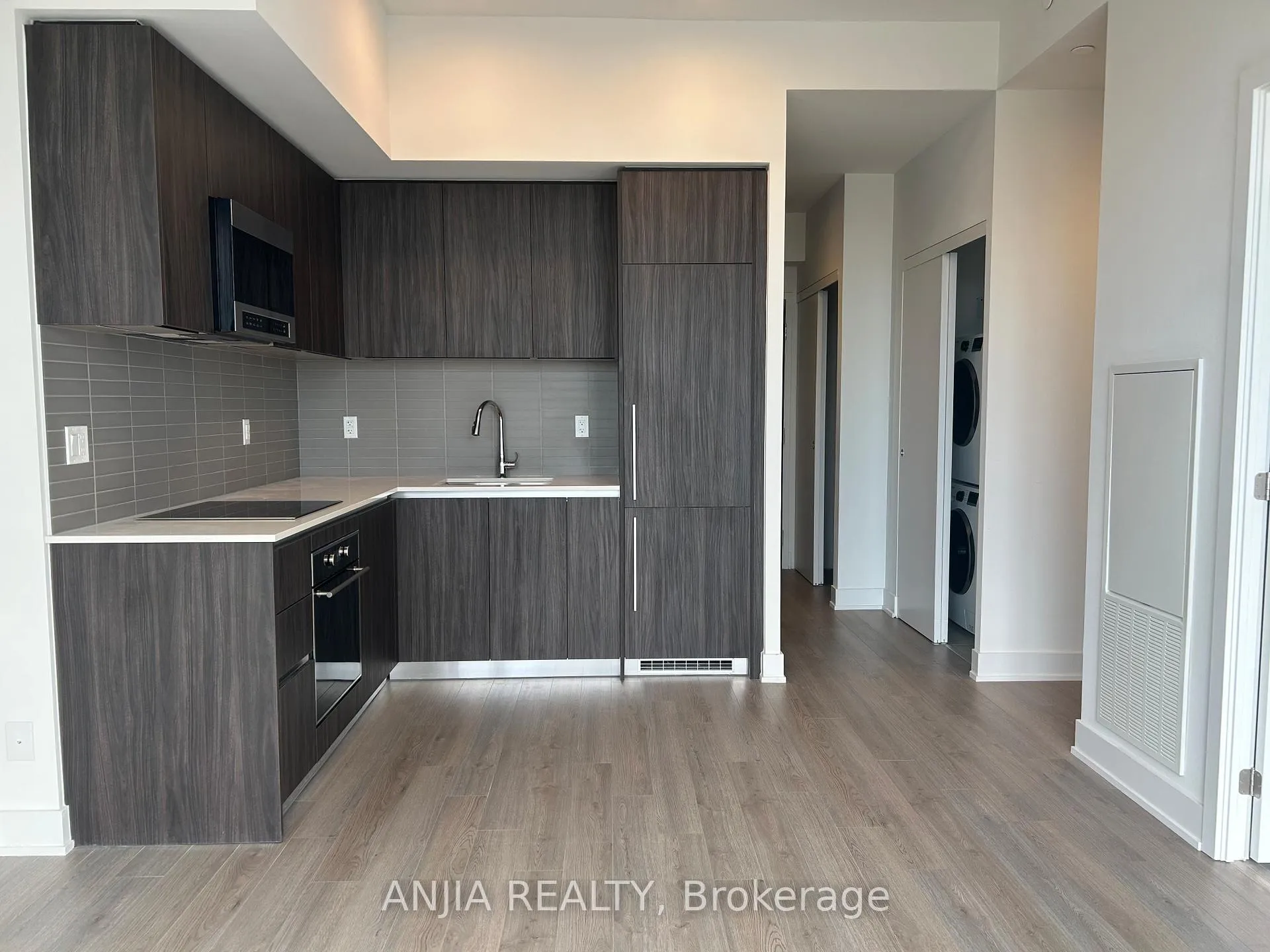Photo 8 of Unit 4705, 8 Cumberland Street, Toronto, The Annex — HOMEH
