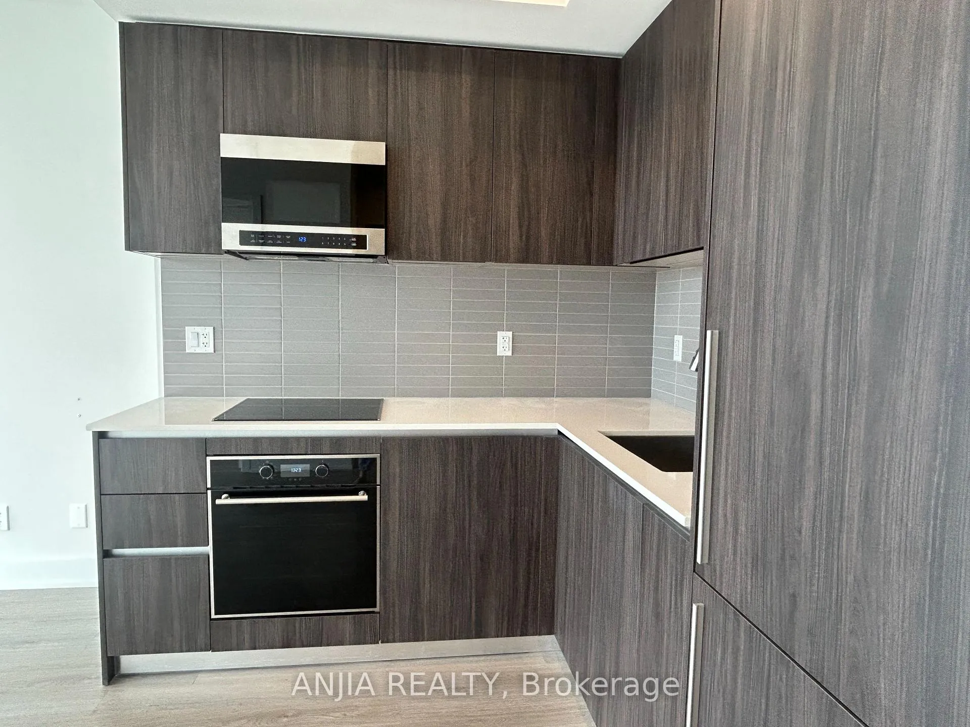 Photo 9 of Unit 4705, 8 Cumberland Street, Toronto, The Annex — HOMEH