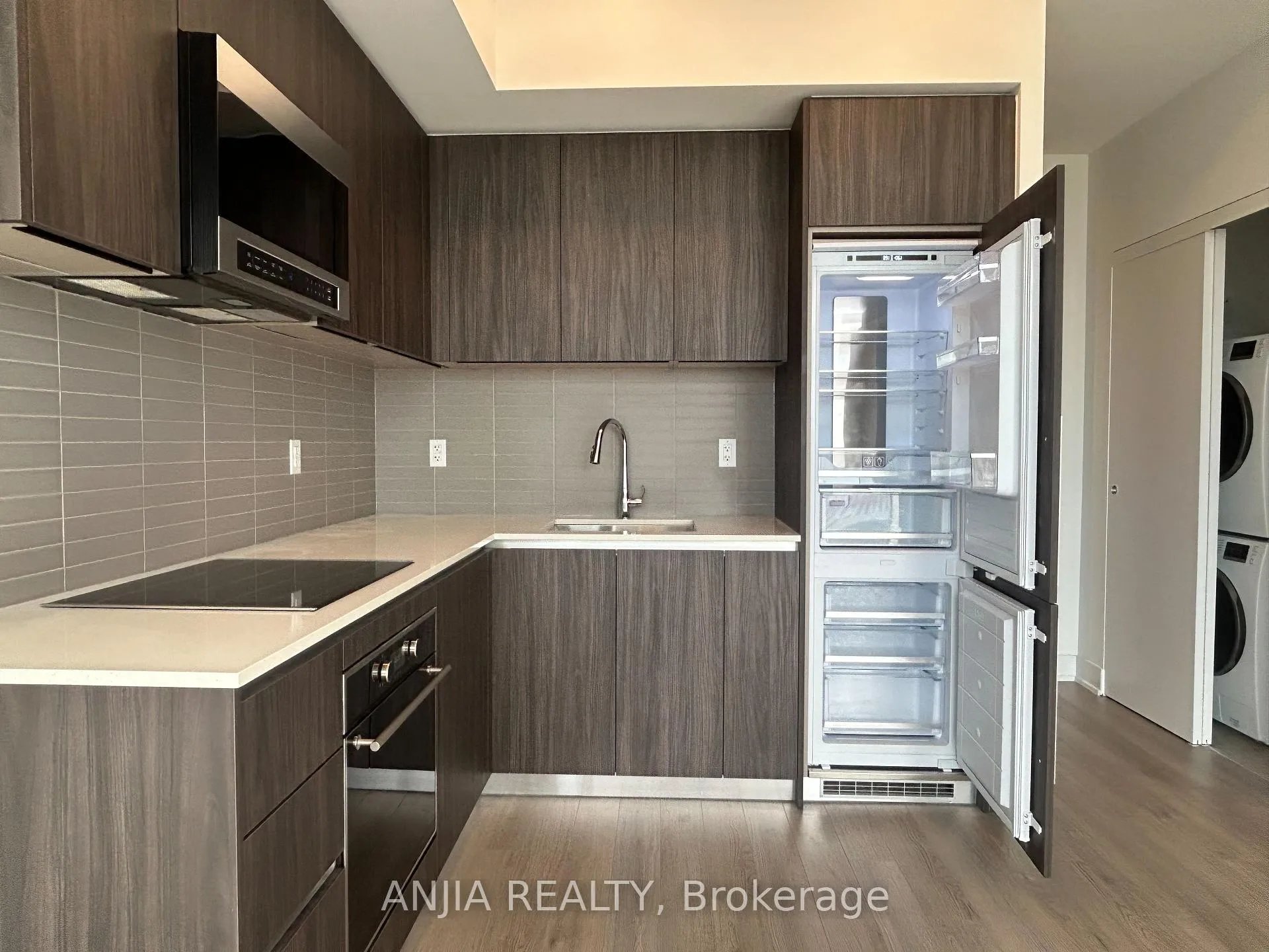 Photo 10 of Unit 4705, 8 Cumberland Street, Toronto, The Annex — HOMEH