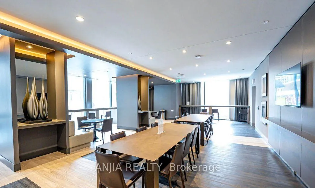 Photo 17 of Unit 4705, 8 Cumberland Street, Toronto, The Annex — HOMEH