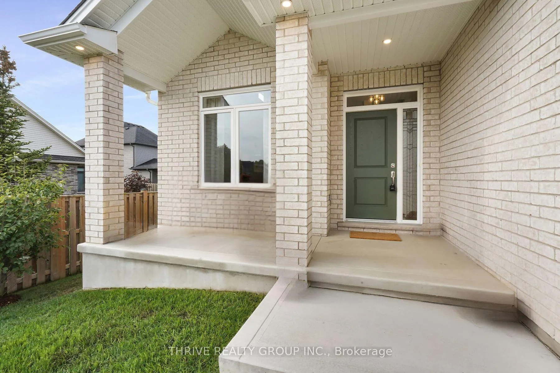 Photo 3 of 3 Elliot Street, Strathroy-Caradoc, SE — HOMEH