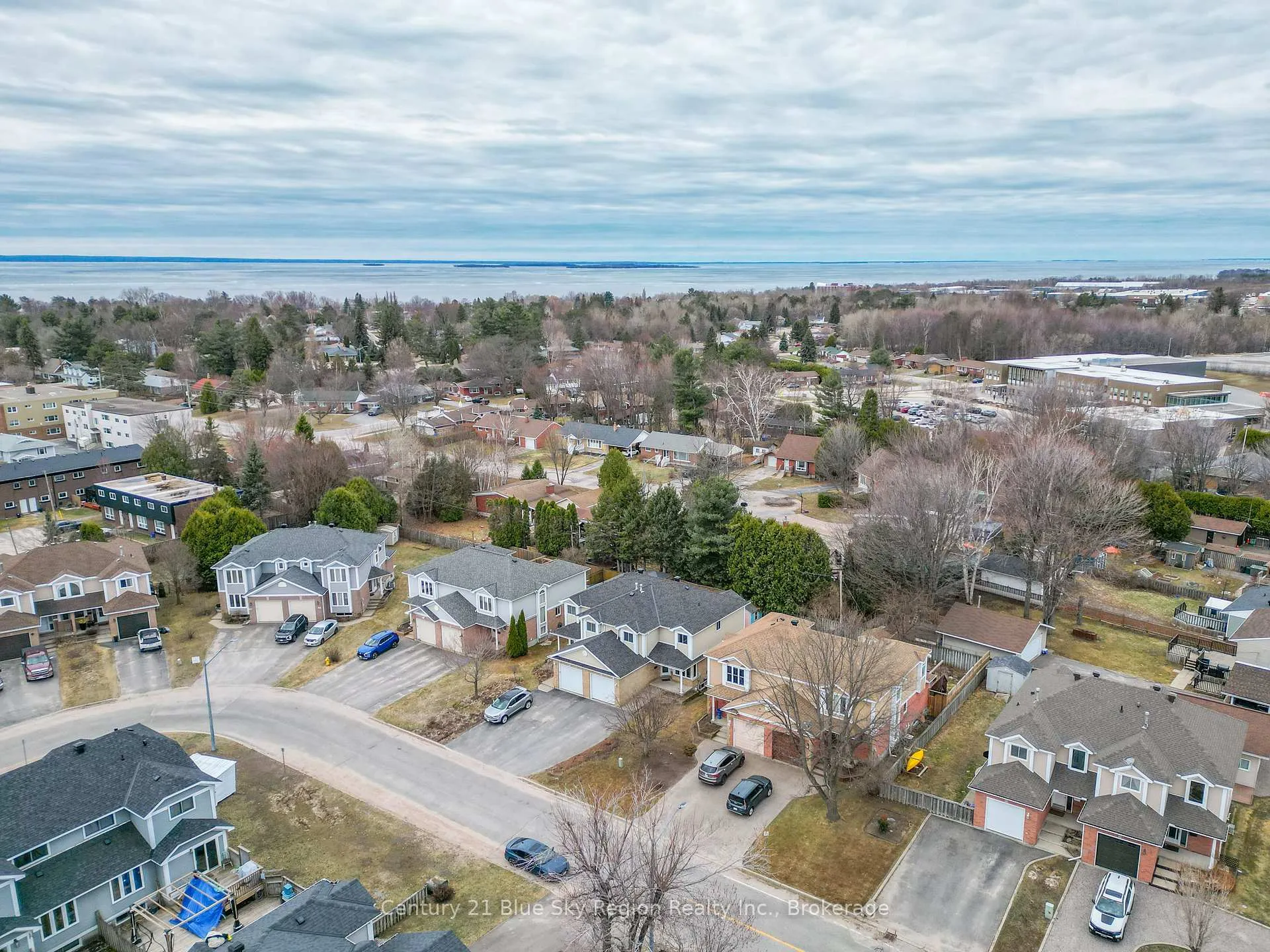 Photo 4 of 663 Tackaberry Drive, North Bay, West End — HOMEH