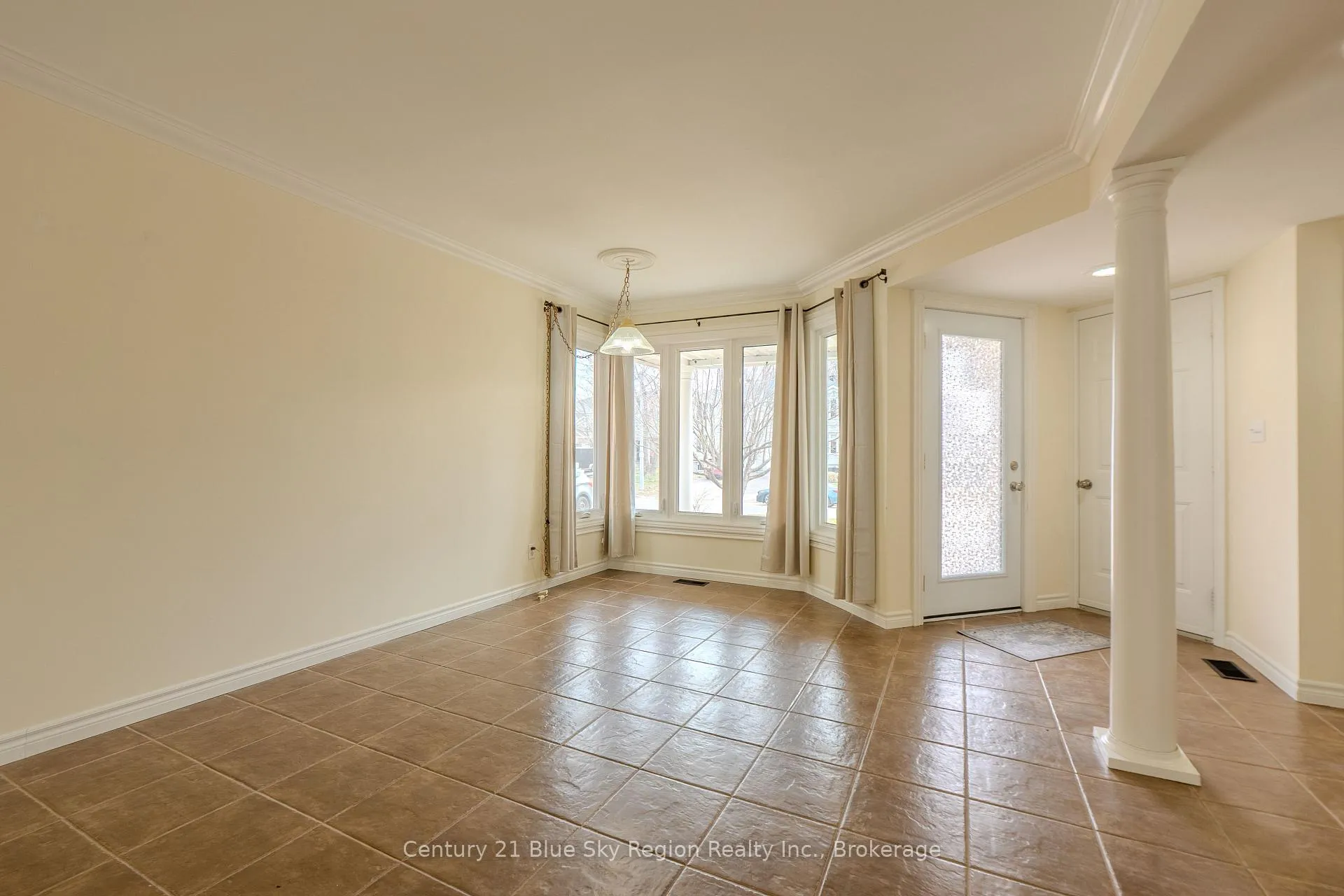 Photo 16 of 663 Tackaberry Drive, North Bay, West End — HOMEH