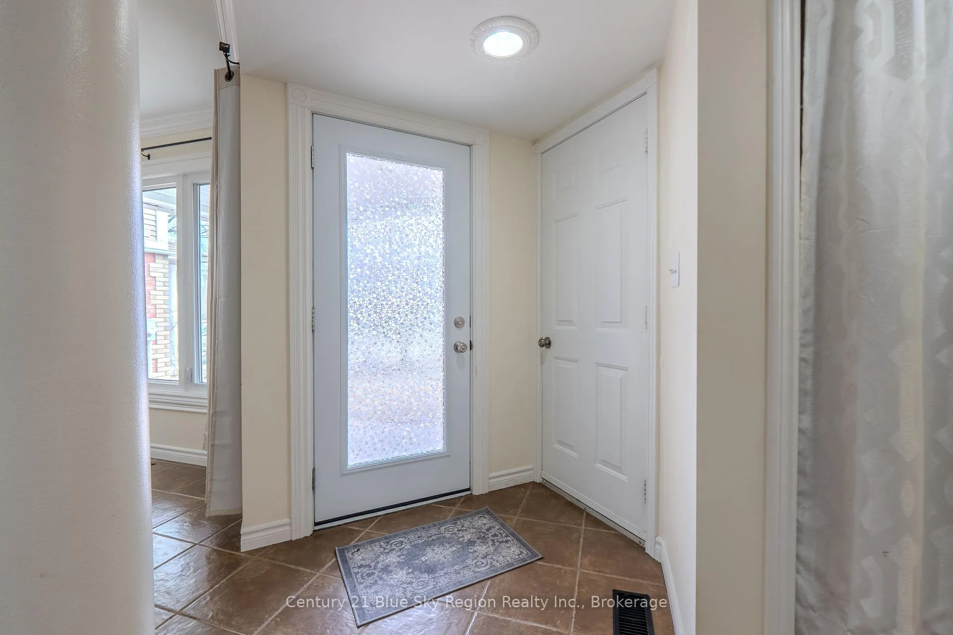 Photo 17 of 663 Tackaberry Drive, North Bay, West End — HOMEH