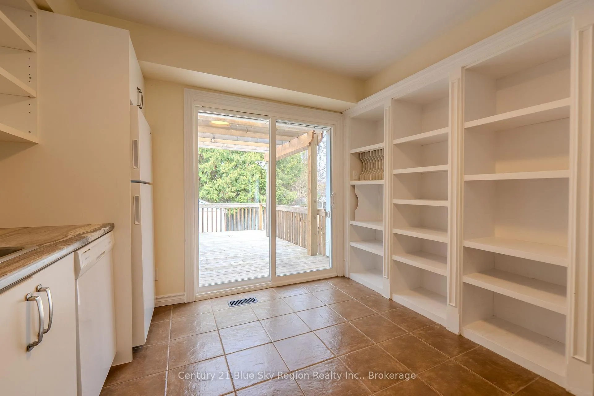 Photo 22 of 663 Tackaberry Drive, North Bay, West End — HOMEH