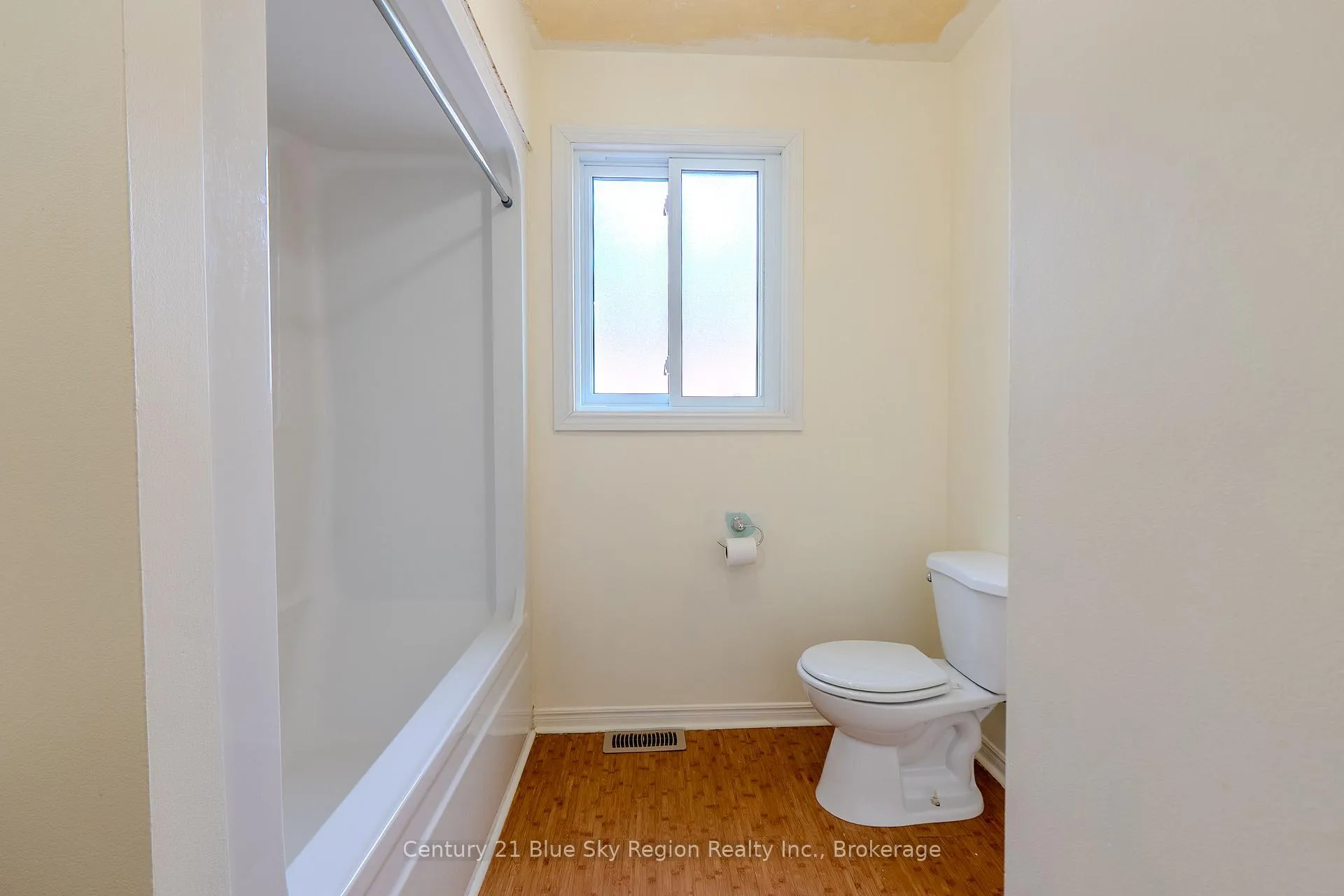 Photo 26 of 663 Tackaberry Drive, North Bay, West End — HOMEH