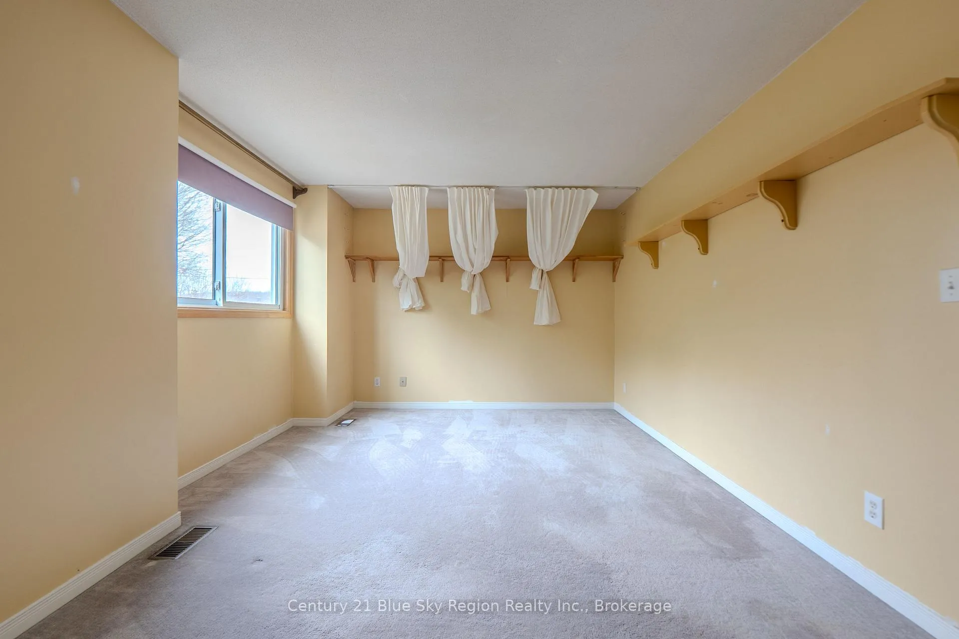 Photo 28 of 663 Tackaberry Drive, North Bay, West End — HOMEH