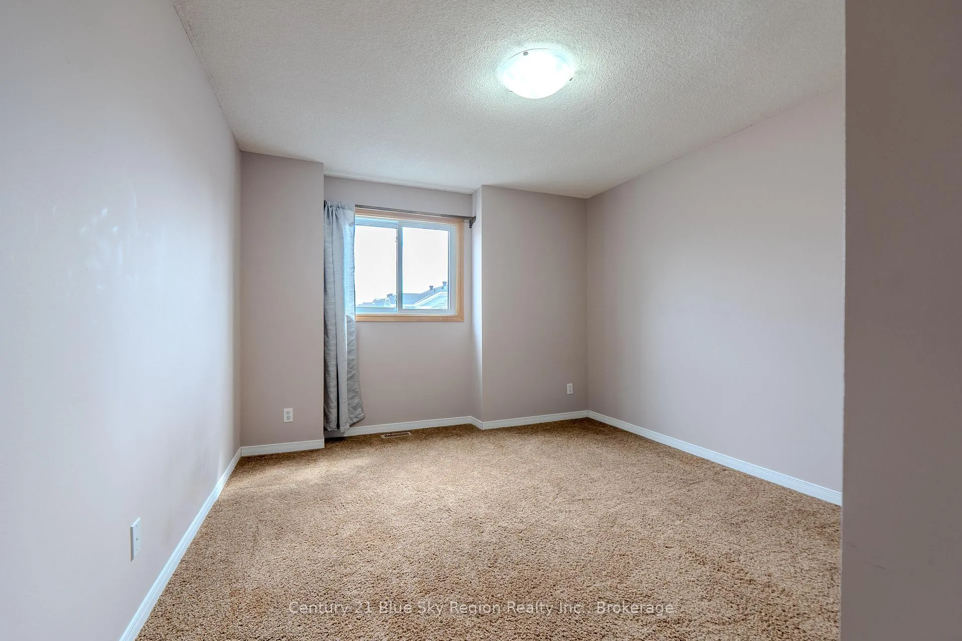 Photo 36 of 663 Tackaberry Drive, North Bay, West End — HOMEH