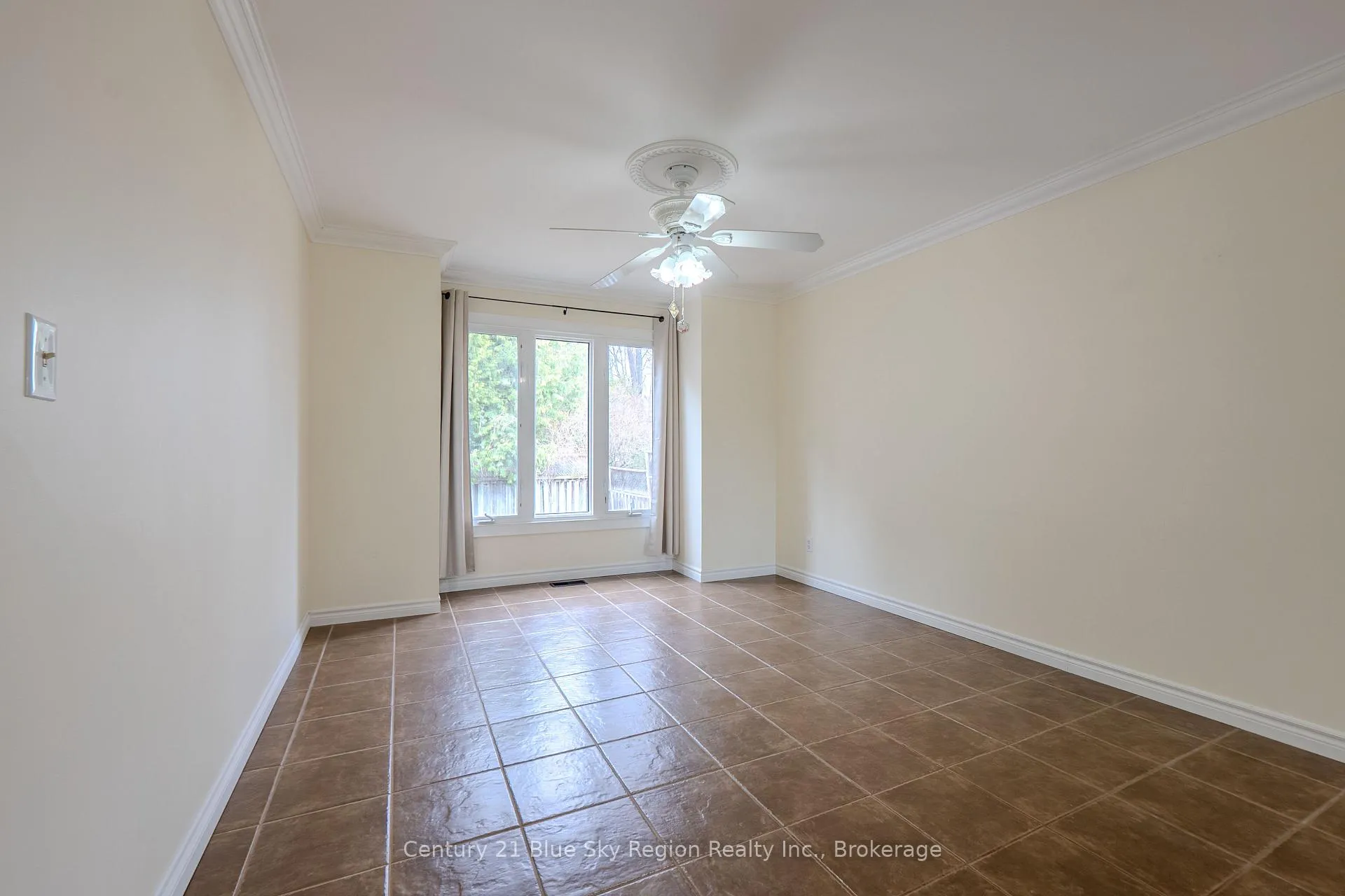 Photo 46 of 663 Tackaberry Drive, North Bay, West End — HOMEH