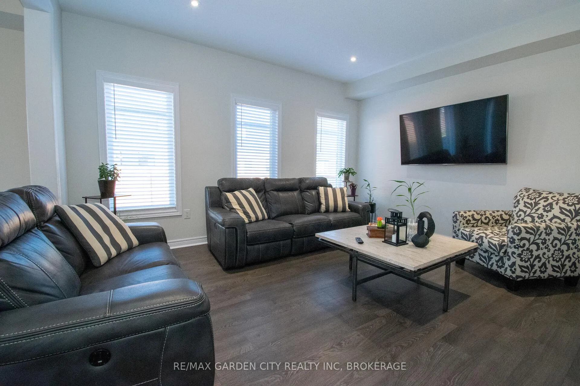 Photo 18 of 243 Shoreview Drive, Welland, Hwy 406/Welland — HOMEH