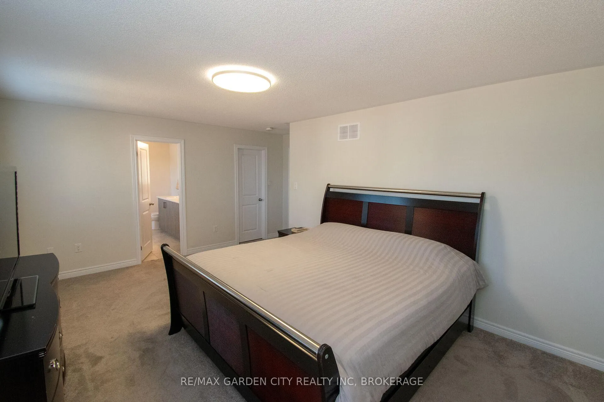 Photo 24 of 243 Shoreview Drive, Welland, Hwy 406/Welland — HOMEH