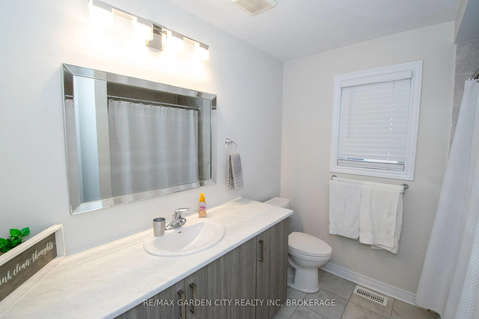 Photo 28 of 243 Shoreview Drive, Welland, Hwy 406/Welland — HOMEH