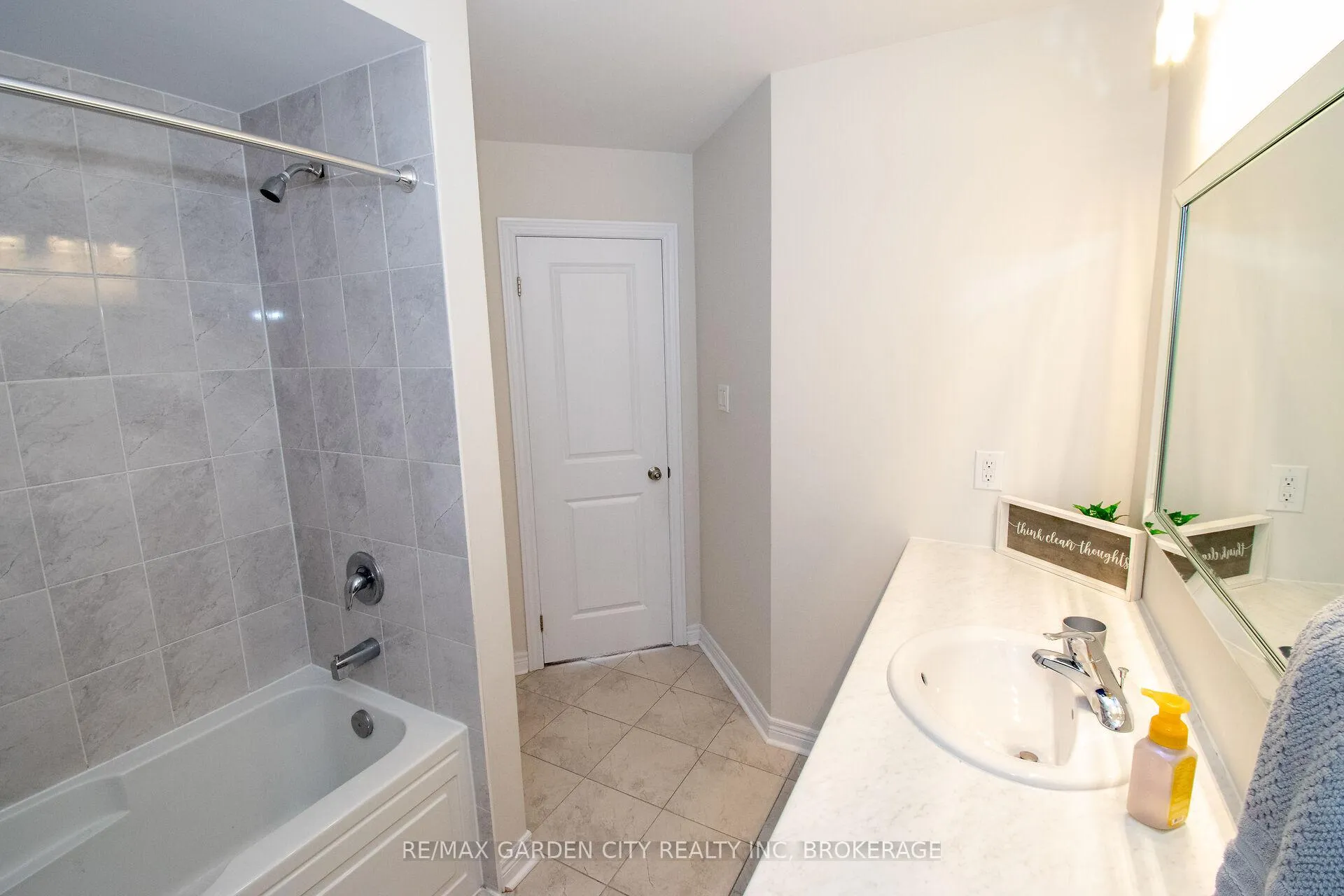 Photo 29 of 243 Shoreview Drive, Welland, Hwy 406/Welland — HOMEH