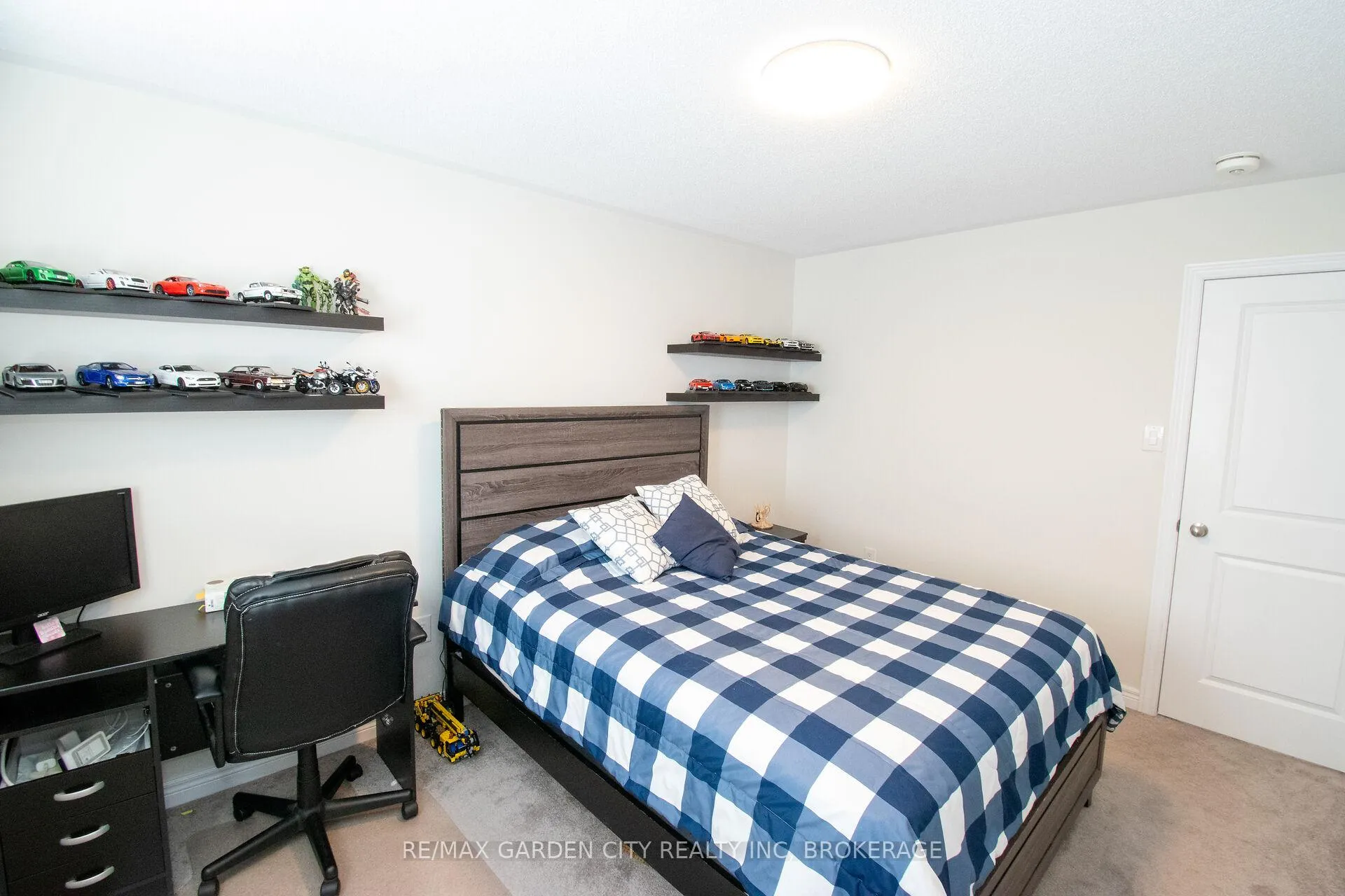 Photo 34 of 243 Shoreview Drive, Welland, Hwy 406/Welland — HOMEH