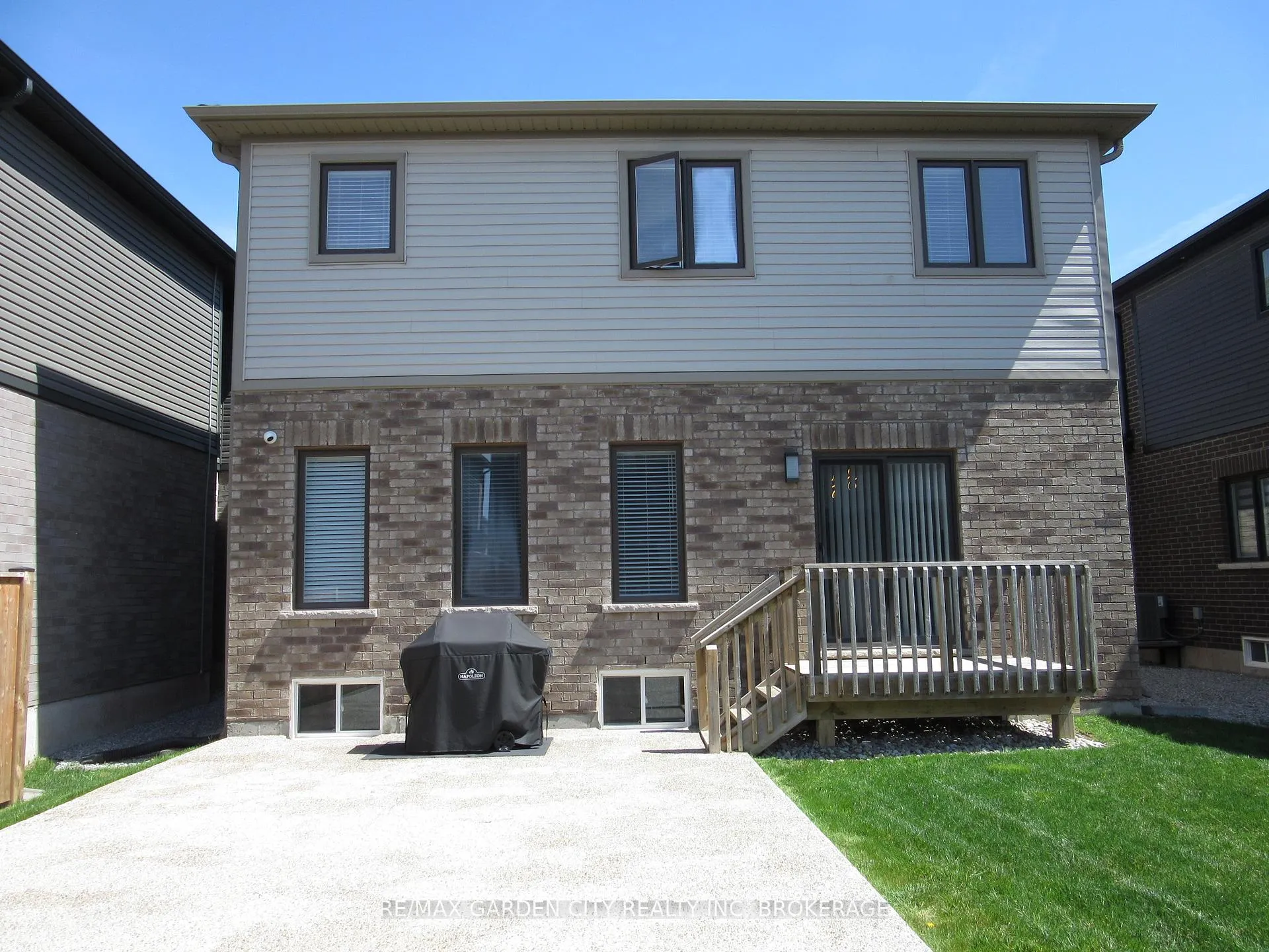 Photo 37 of 243 Shoreview Drive, Welland, Hwy 406/Welland — HOMEH