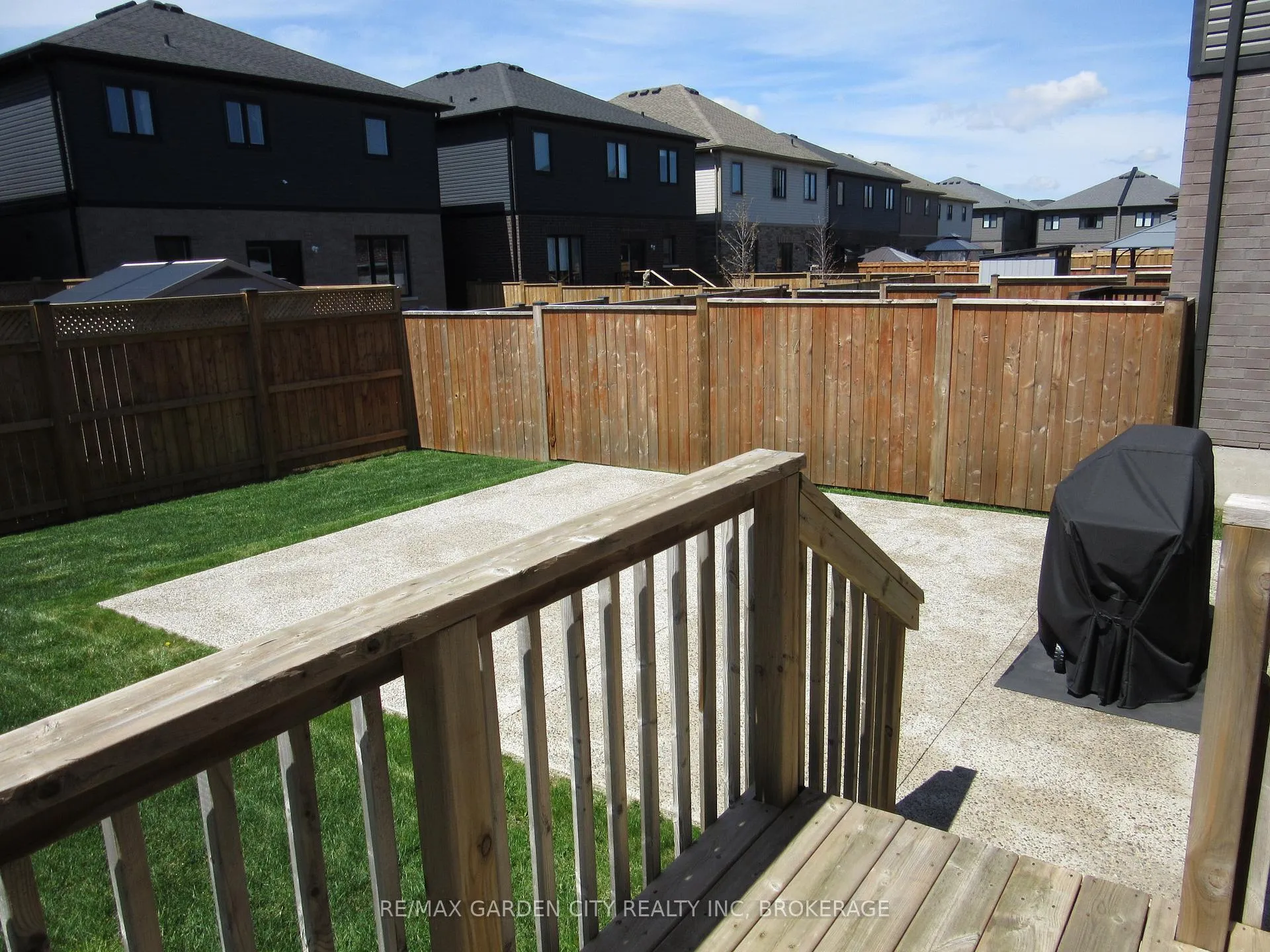 Photo 41 of 243 Shoreview Drive, Welland, Hwy 406/Welland — HOMEH
