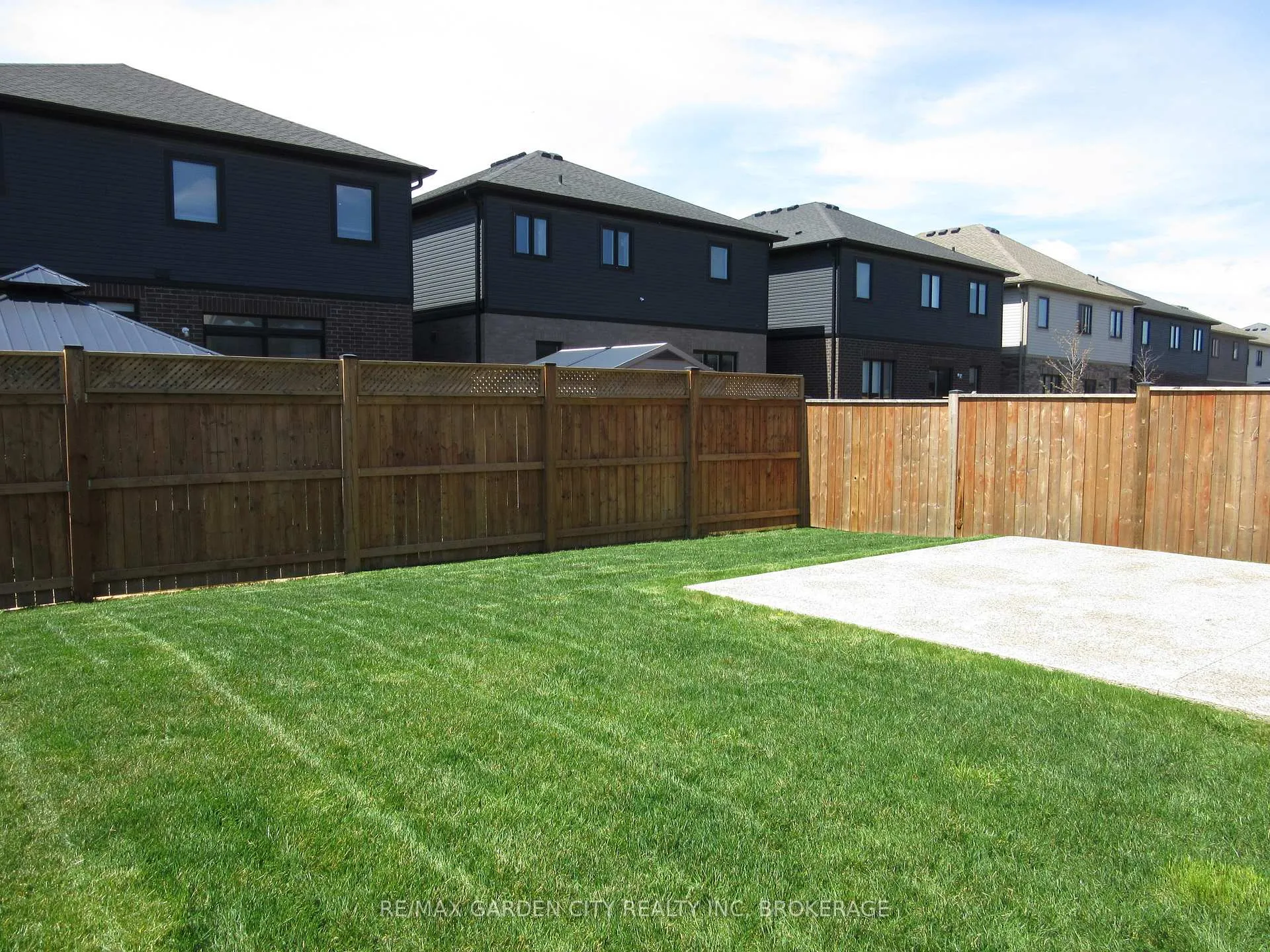 Photo 43 of 243 Shoreview Drive, Welland, Hwy 406/Welland — HOMEH