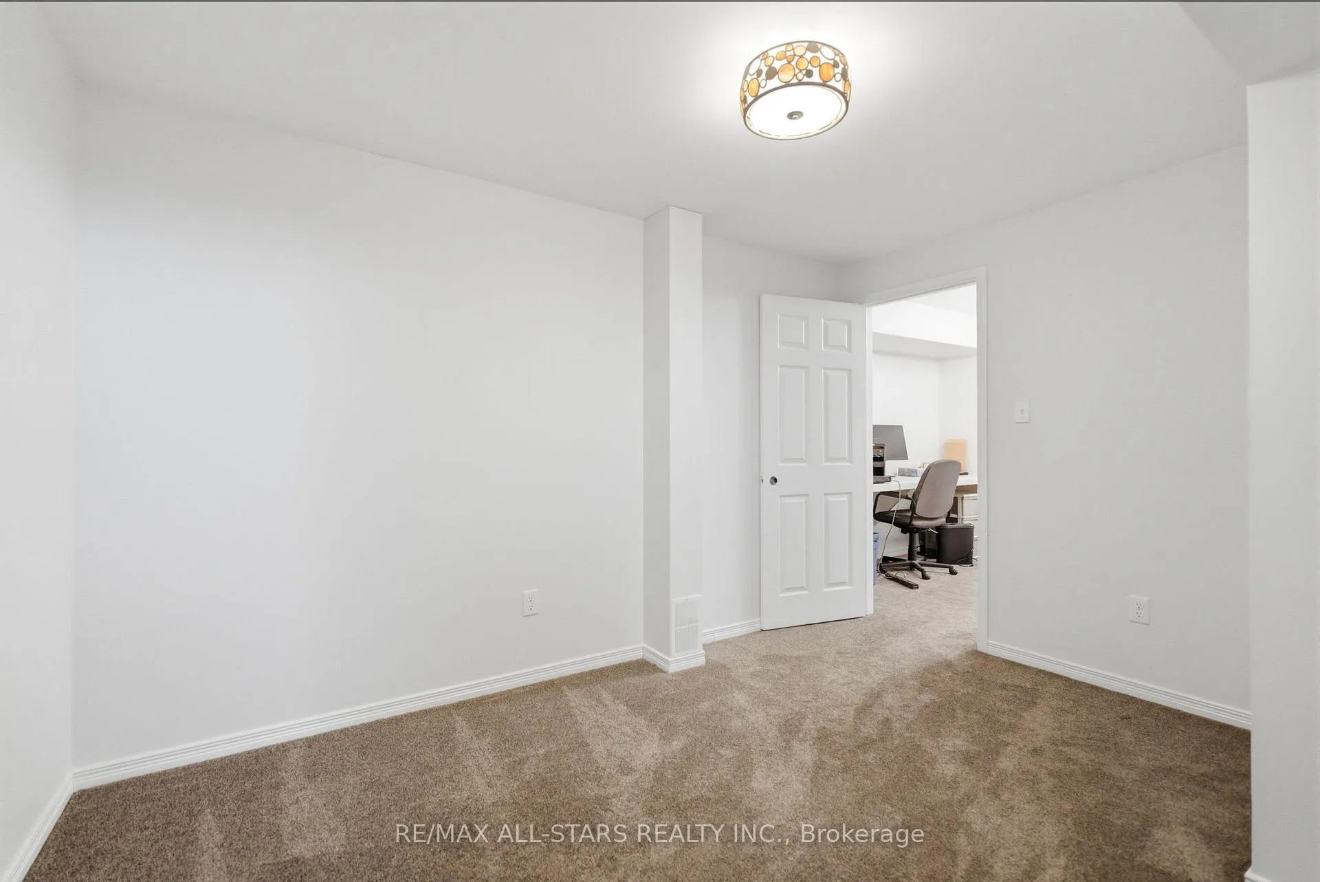 Photo 36 of 49 Rosena Lane, Uxbridge — HOMEH