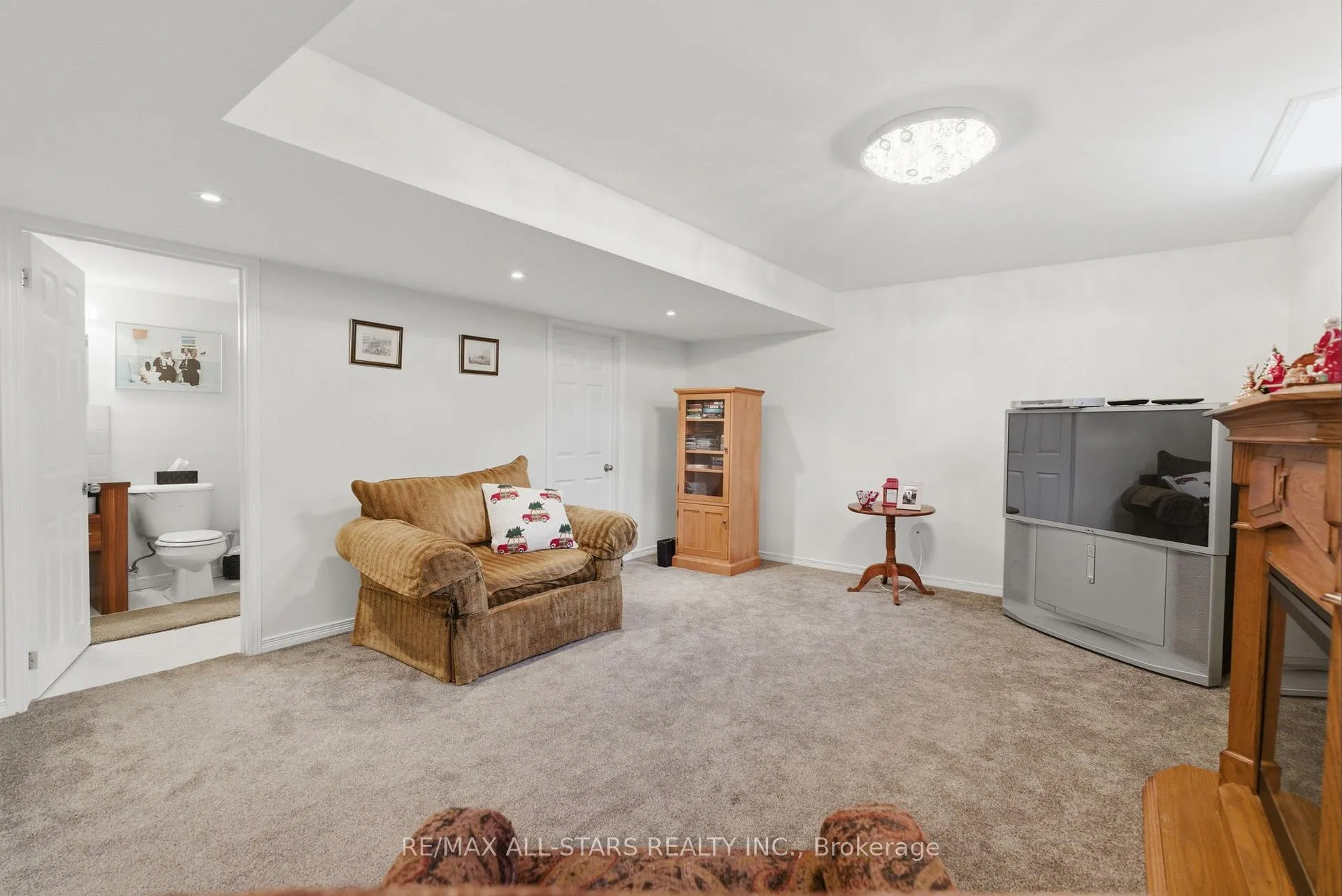 Photo 41 of 49 Rosena Lane, Uxbridge — HOMEH