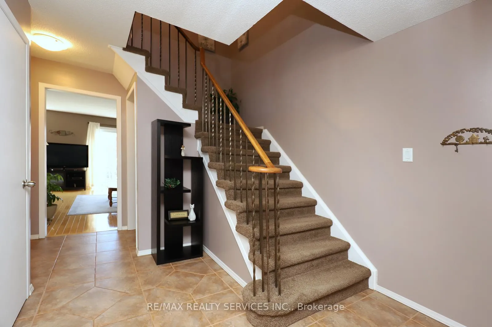 Photo 7 of 21 Shenstone Avenue, Brampton, Heart Lake West — HOMEH