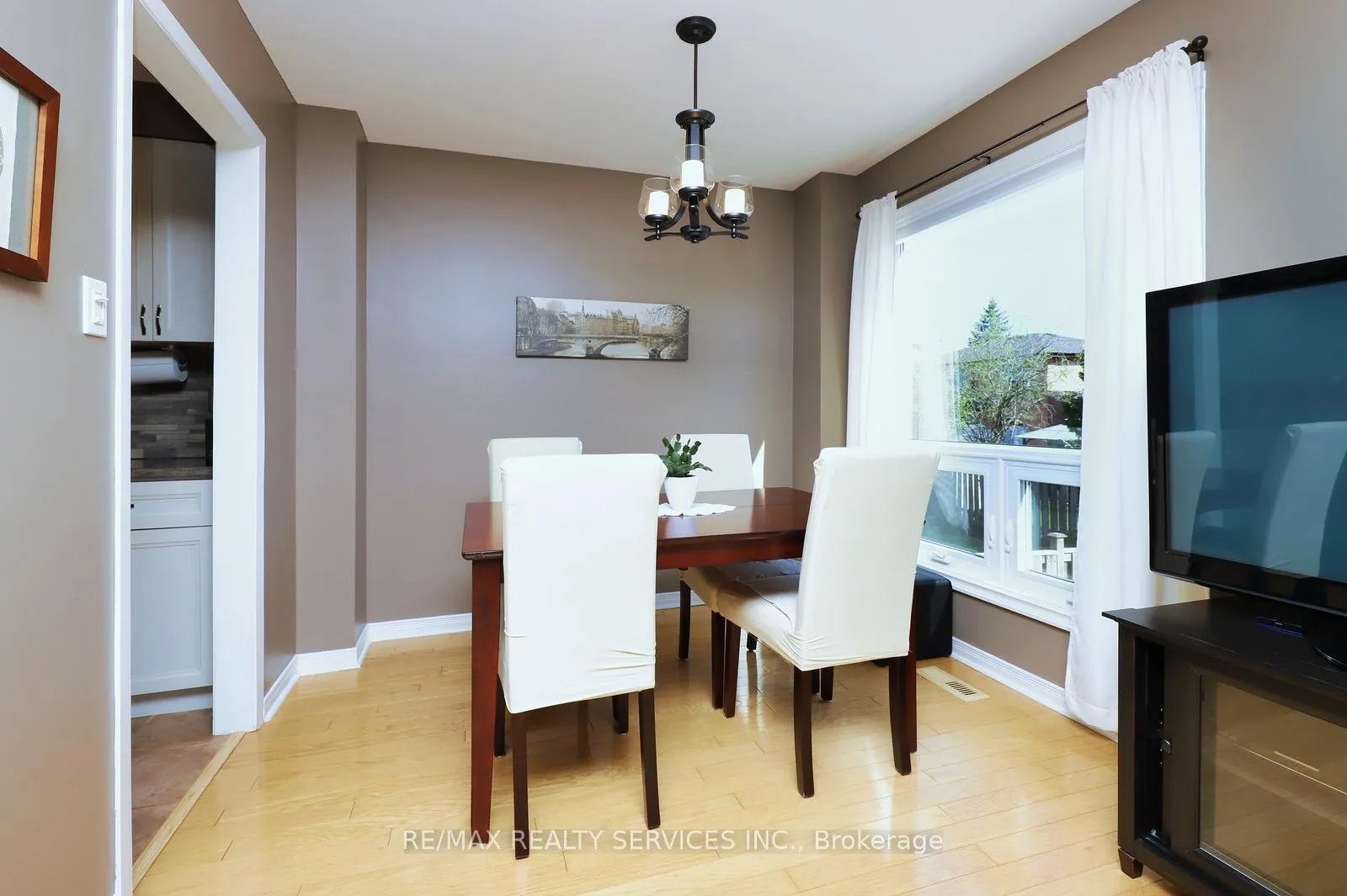 Photo 14 of 21 Shenstone Avenue, Brampton, Heart Lake West — HOMEH