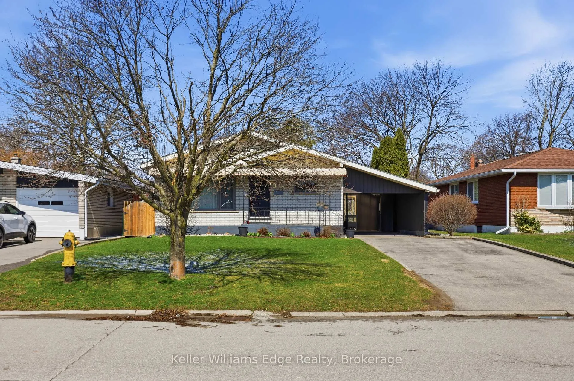Photo 2 of 33 Buckingham Street, Brantford — HOMEH