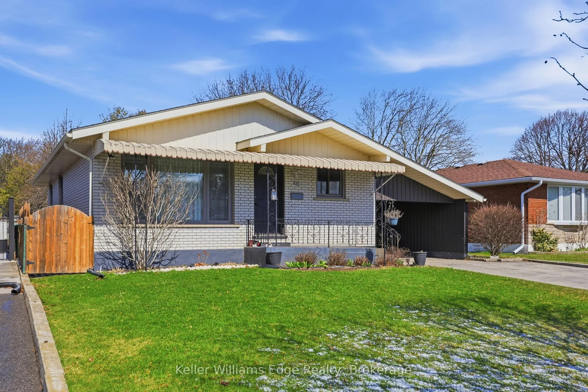 Photo 3 of 33 Buckingham Street, Brantford — HOMEH