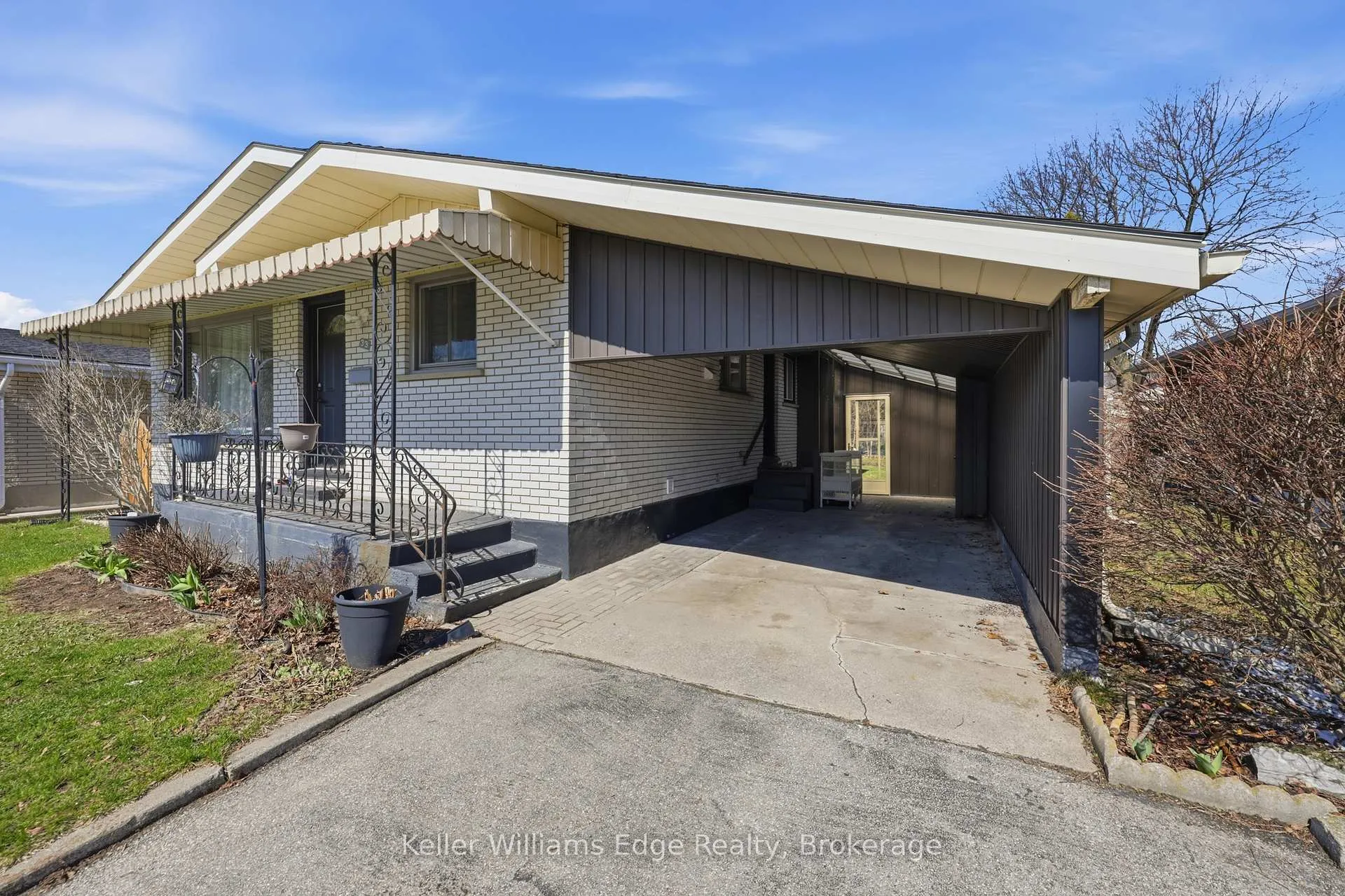 Photo 5 of 33 Buckingham Street, Brantford — HOMEH