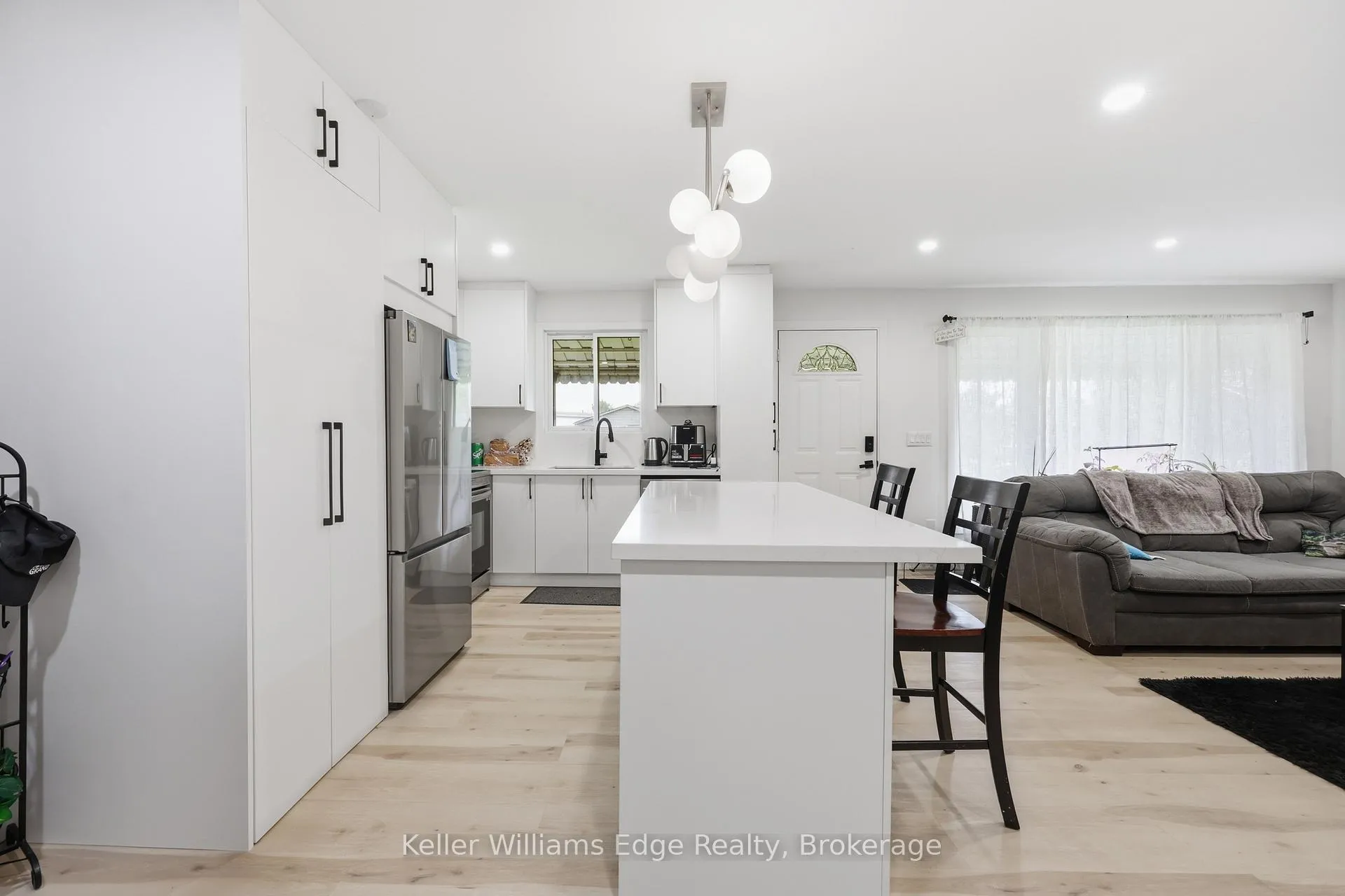 Photo 10 of 33 Buckingham Street, Brantford — HOMEH