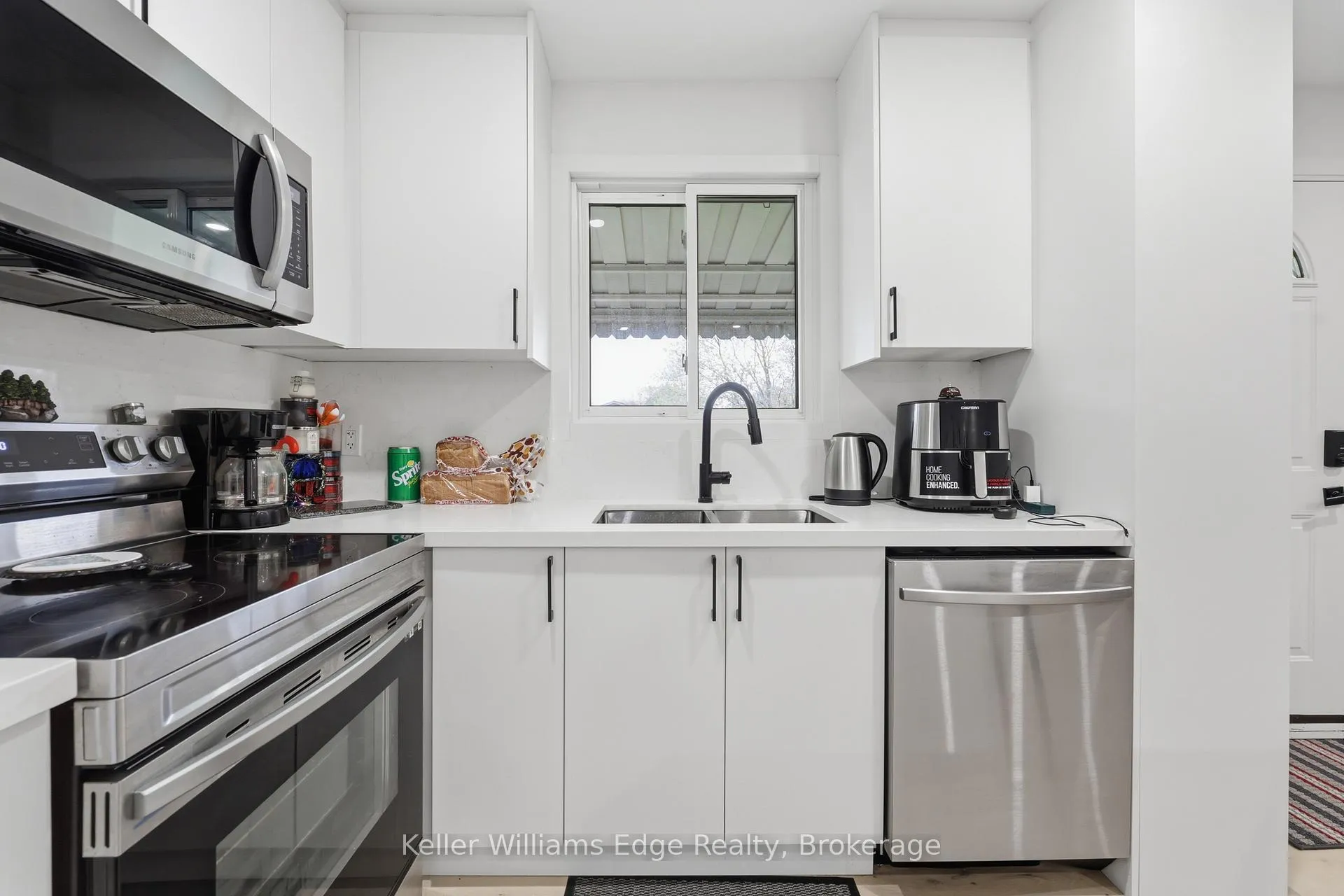 Photo 12 of 33 Buckingham Street, Brantford — HOMEH