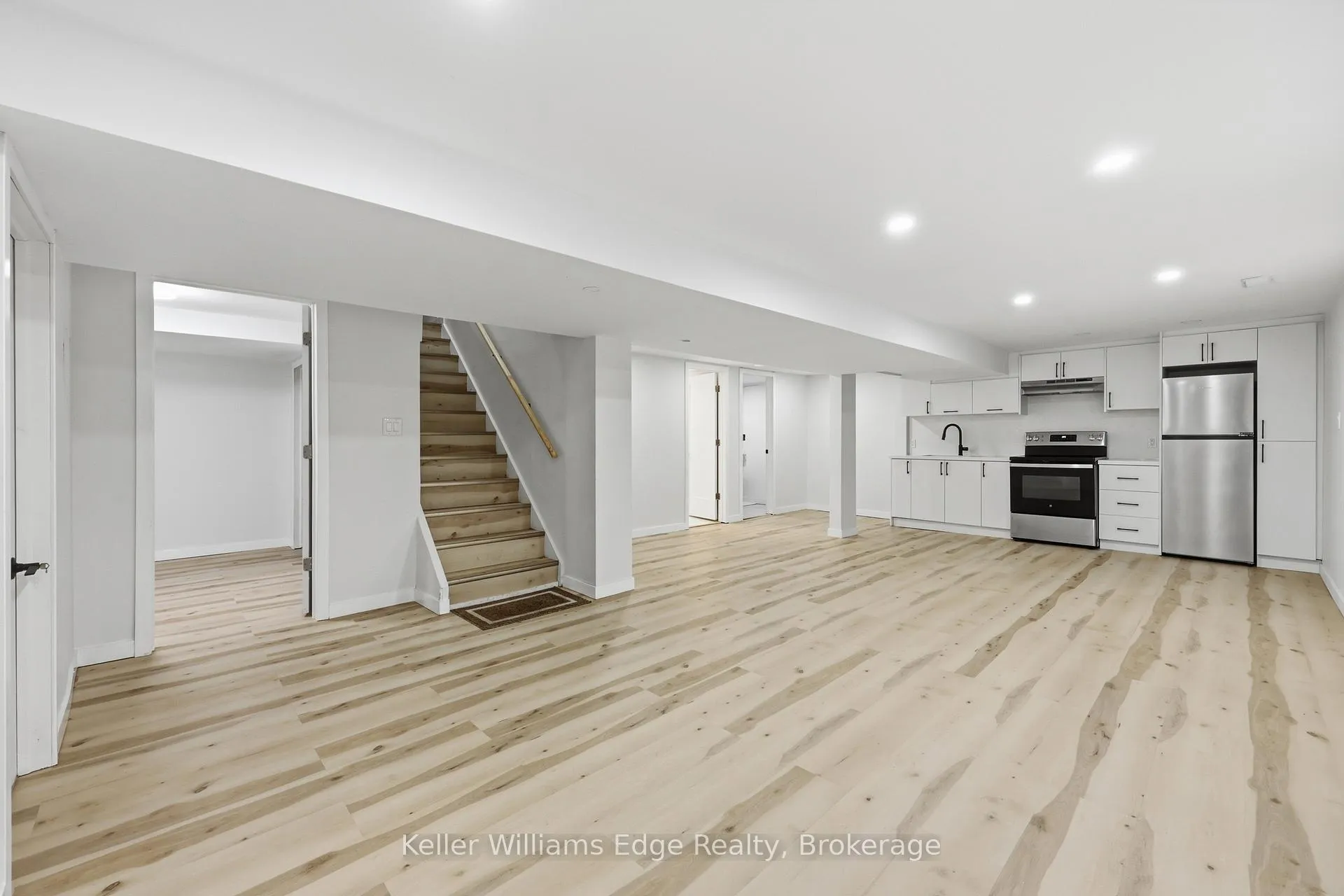 Photo 17 of 33 Buckingham Street, Brantford — HOMEH