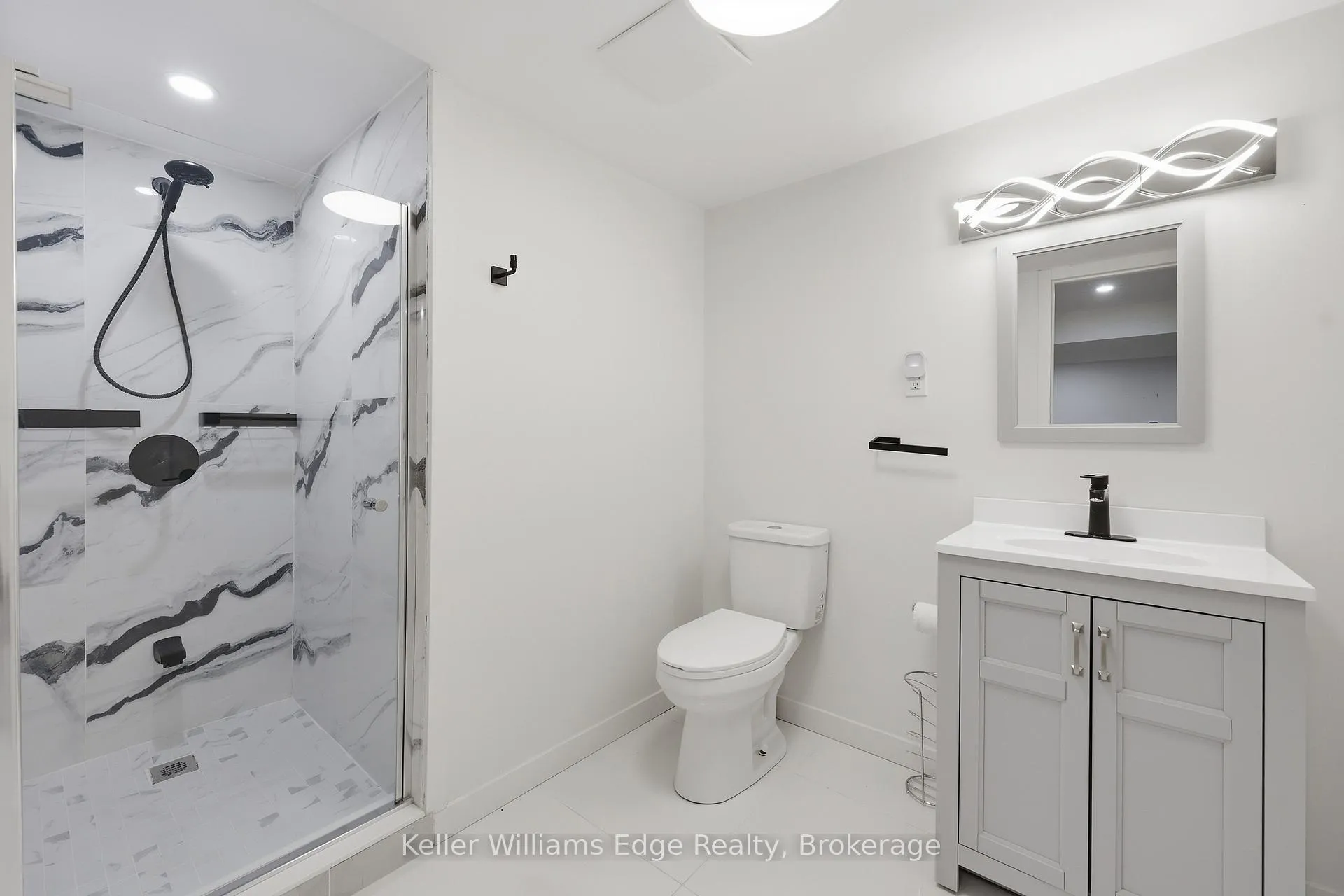 Photo 22 of 33 Buckingham Street, Brantford — HOMEH