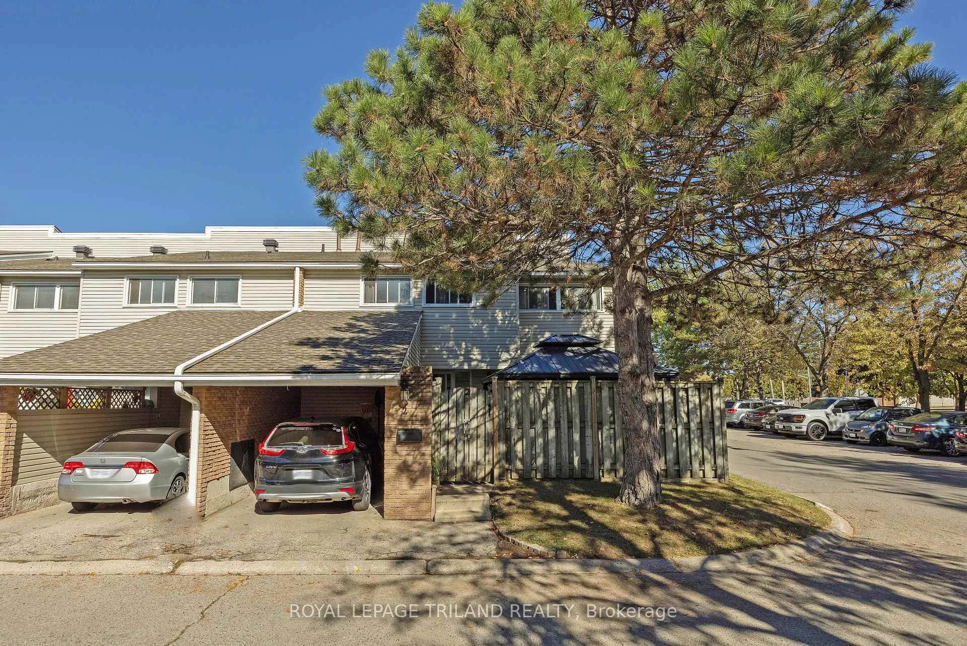 Front of Unit 2, 590 Millbank Drive