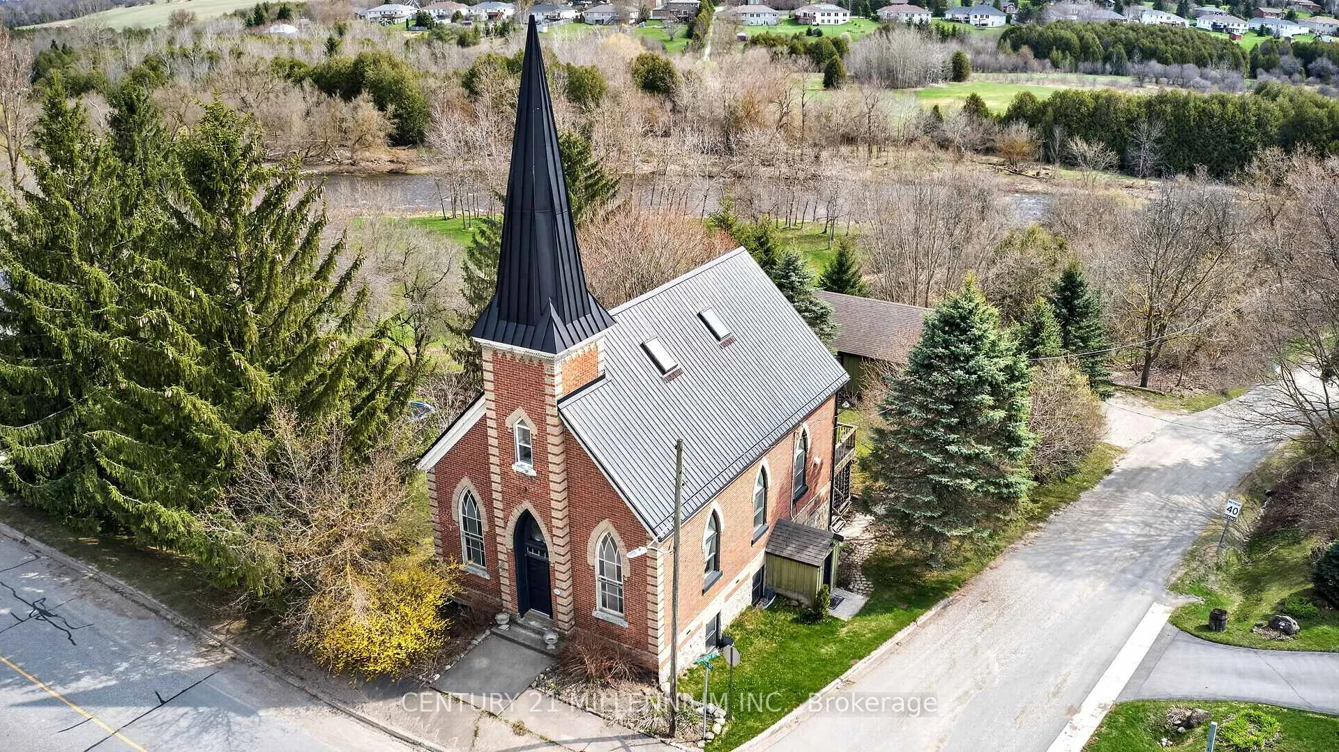 Photo 2 of 10 Mill Street, Amaranth, Rural Amaranth — HOMEH