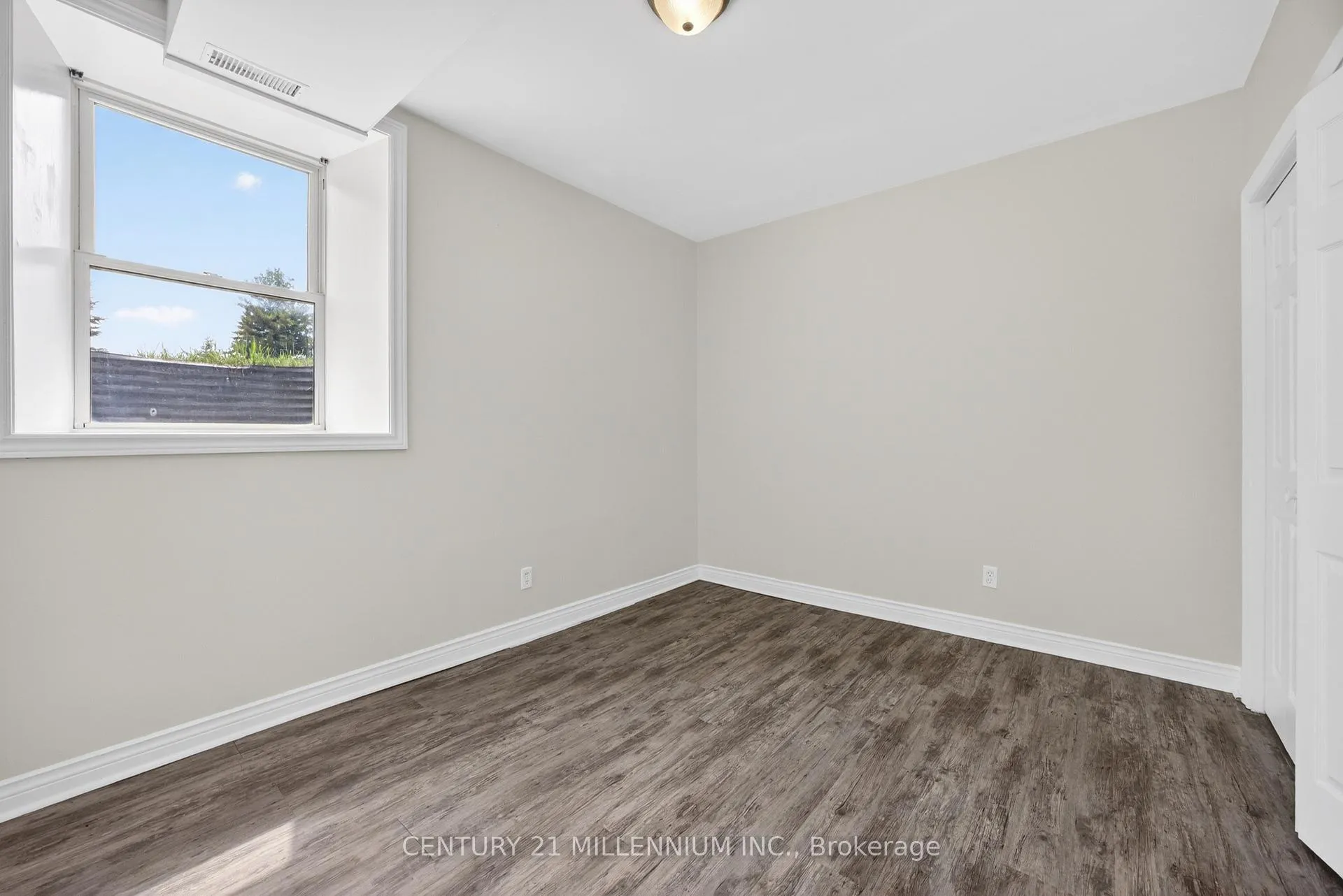 Photo 45 of 10 Mill Street, Amaranth, Rural Amaranth — HOMEH