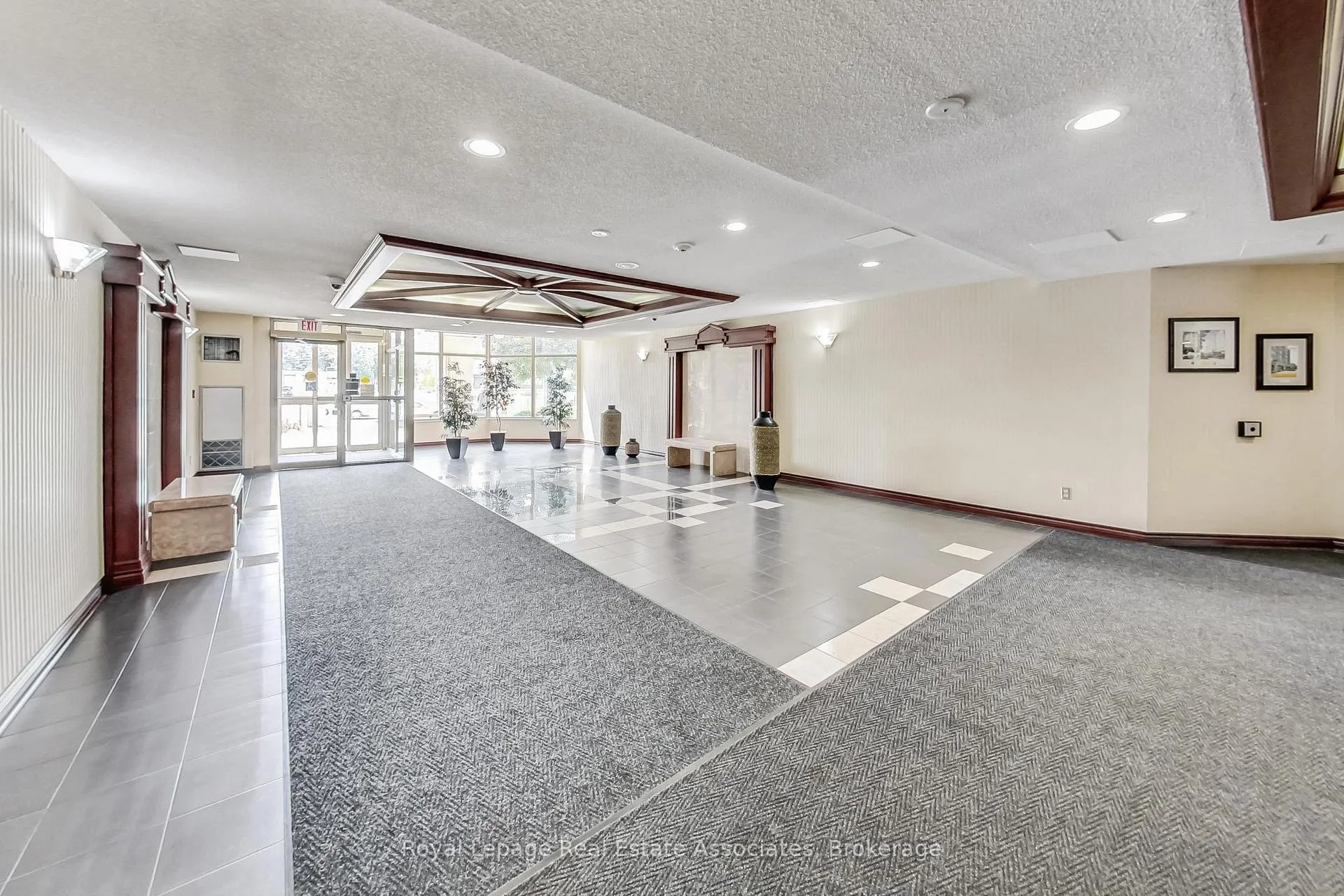 Photo 7 of Unit 501, 495 Highway 8, Hamilton, Stoney Creek — HOMEH