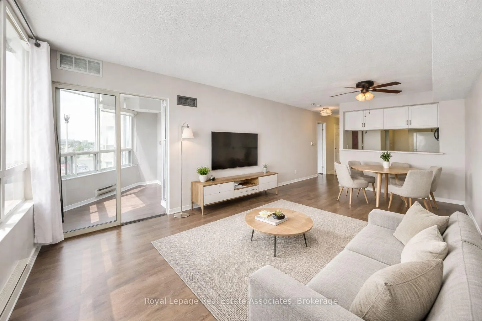 Photo 13 of Unit 501, 495 Highway 8, Hamilton, Stoney Creek — HOMEH