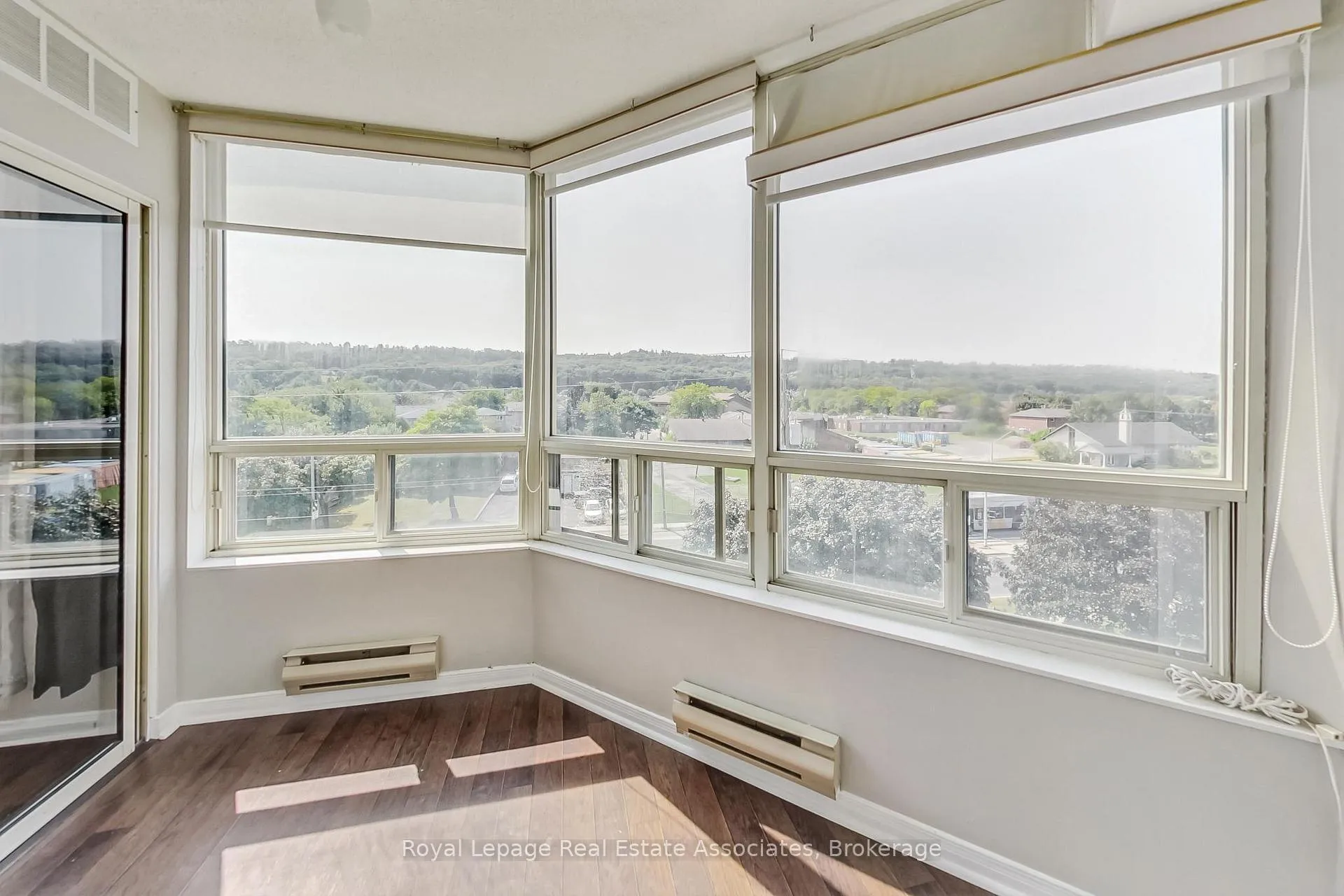 Photo 17 of Unit 501, 495 Highway 8, Hamilton, Stoney Creek — HOMEH
